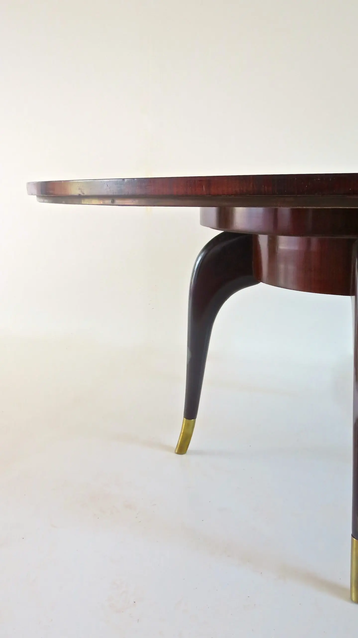 Rare large round mahogany coffee table attr. Paolo Buffa,1940 — photo 15