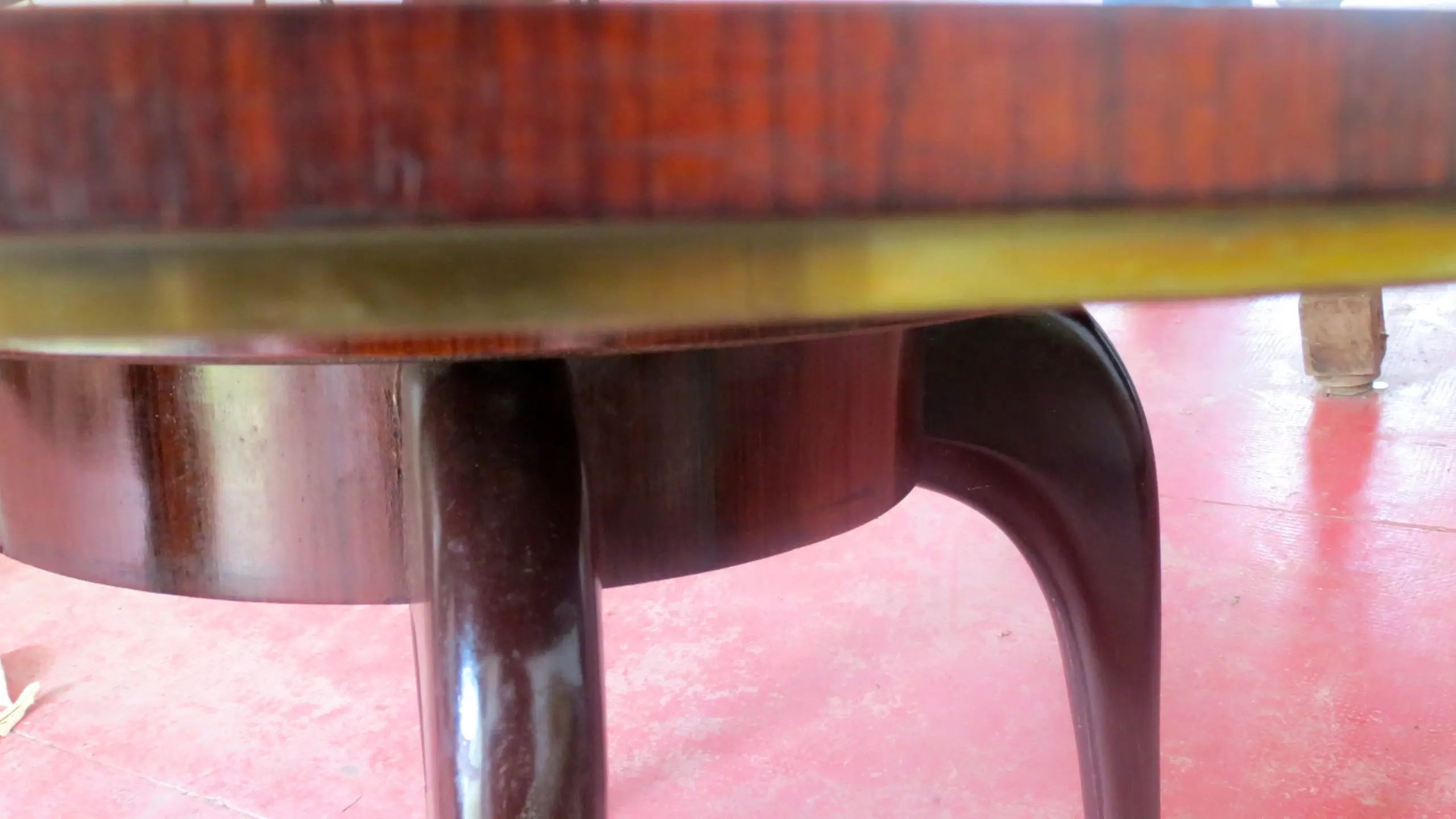 Rare large round mahogany coffee table attr. Paolo Buffa,1940 — photo 12
