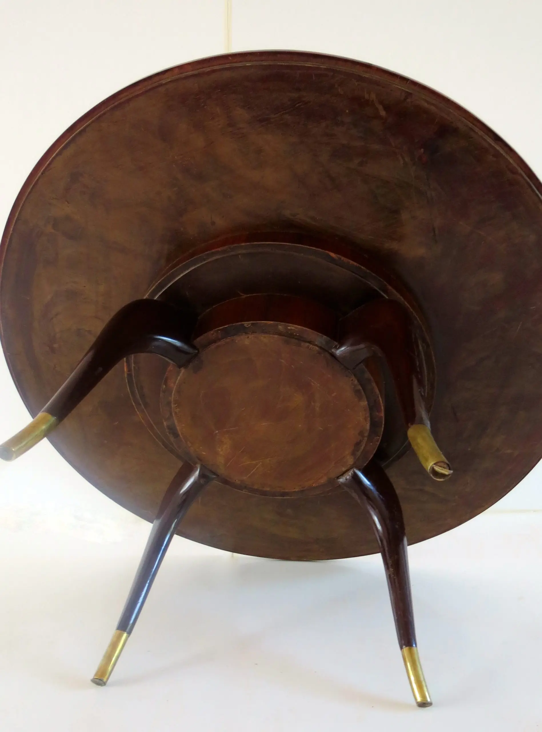 Rare large round mahogany coffee table attr. Paolo Buffa,1940 — photo 9