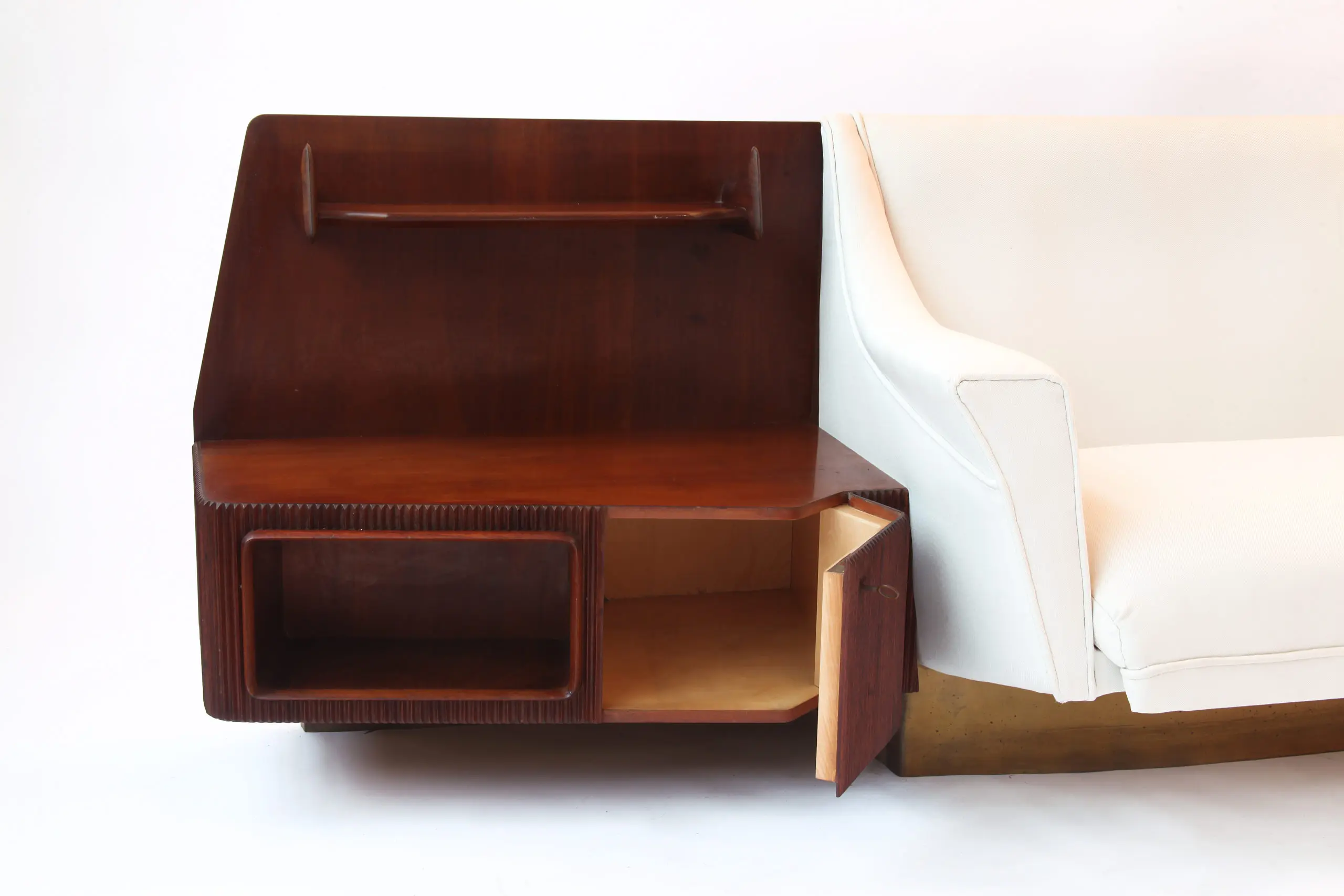 Important Italian Wall Unit, Large Curved Sofa and Shelfs by Dassi, 1950 — photo 4