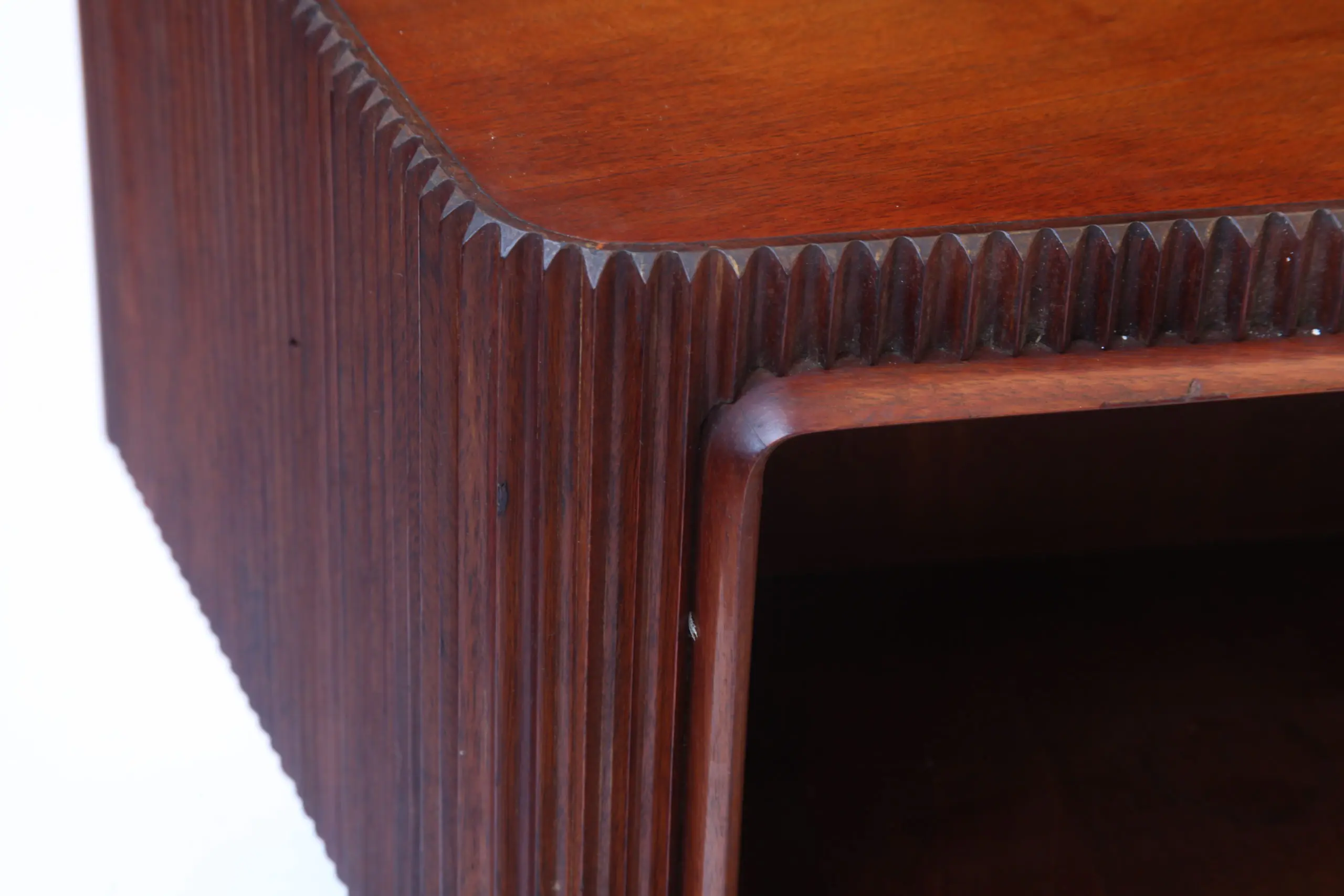 Important Italian Wall Unit, Large Curved Sofa and Shelfs by Dassi, 1950 — photo 16