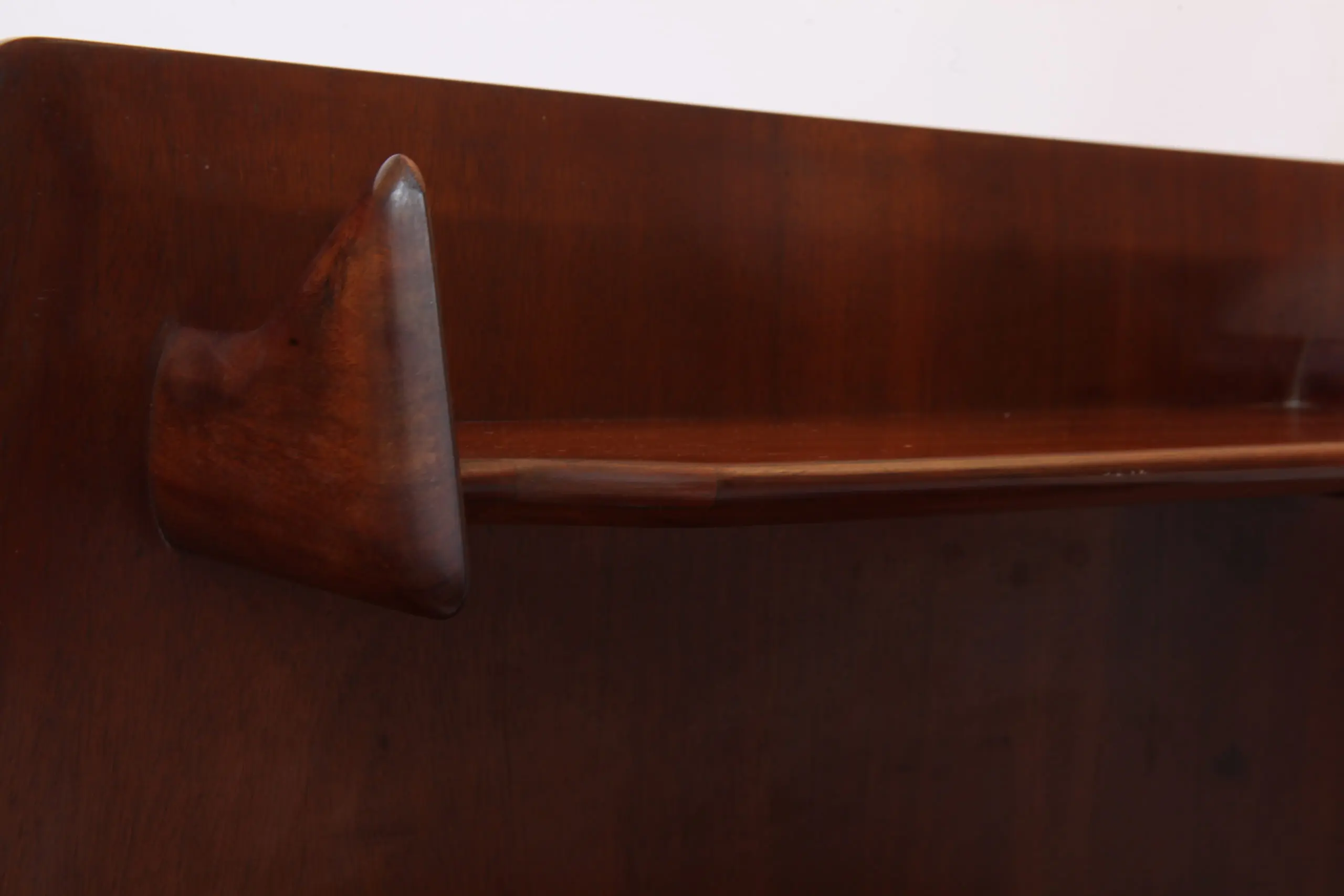Important Italian Wall Unit, Large Curved Sofa and Shelfs by Dassi, 1950 — photo 19
