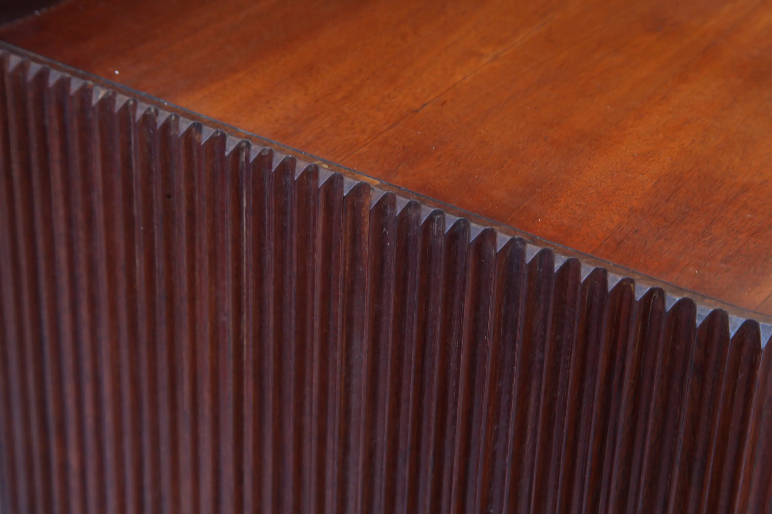 Important Italian Wall Unit, Large Curved Sofa and Shelfs by Dassi, 1950 — photo 18