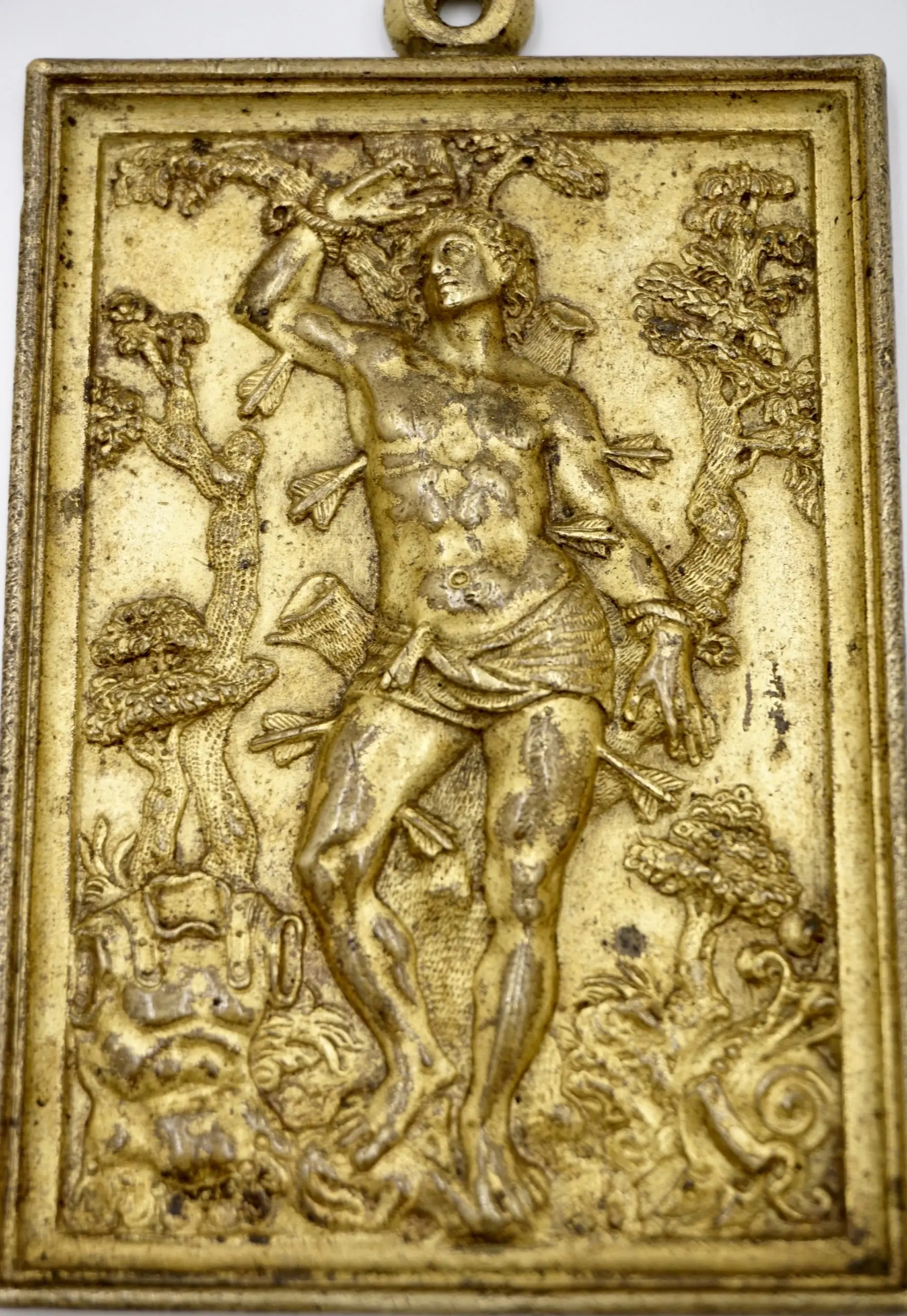 "Masterpieces of light" brass table lamp with S. Sebastiano bronze plaque XVII° — photo 9