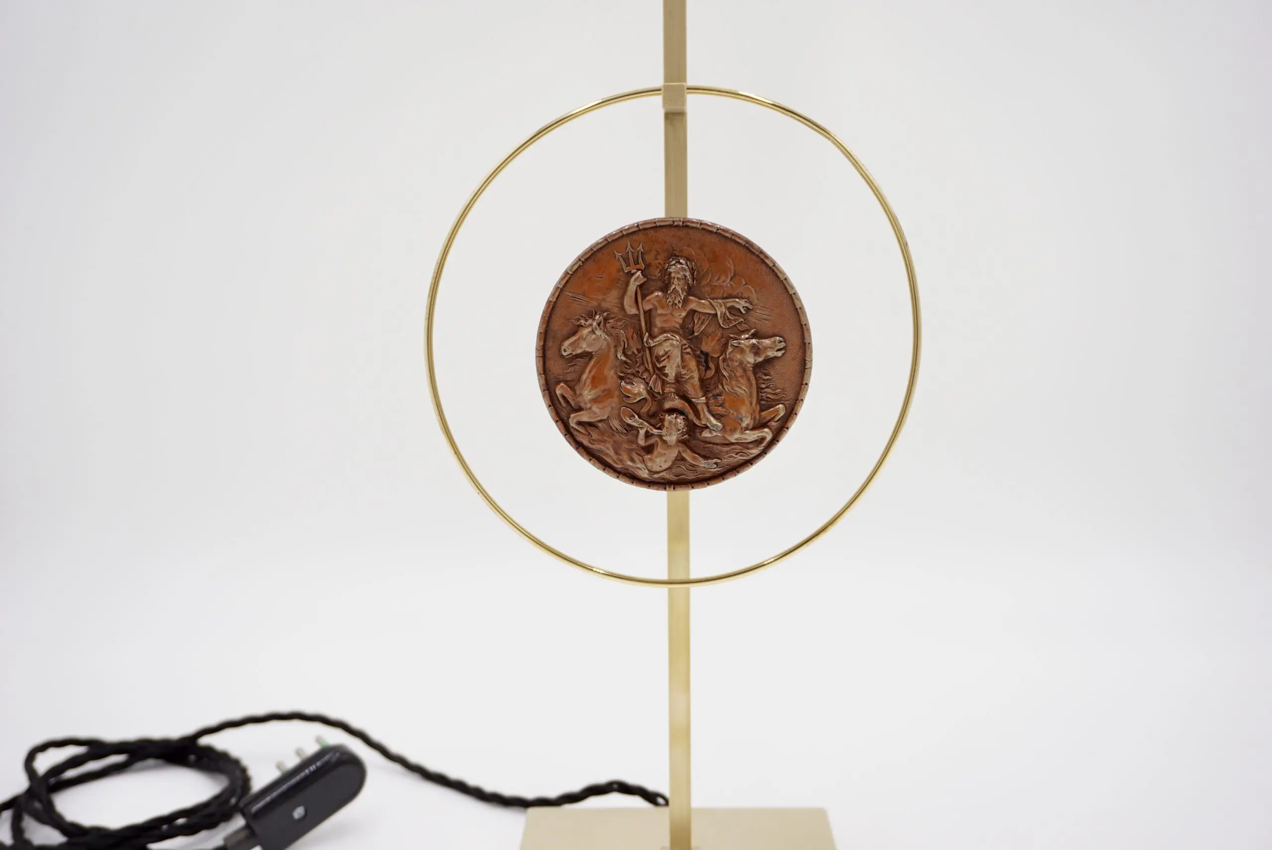 "Masterpieces of light" brass table lamp with Van Vianen copper sculpture XVII° — image 2