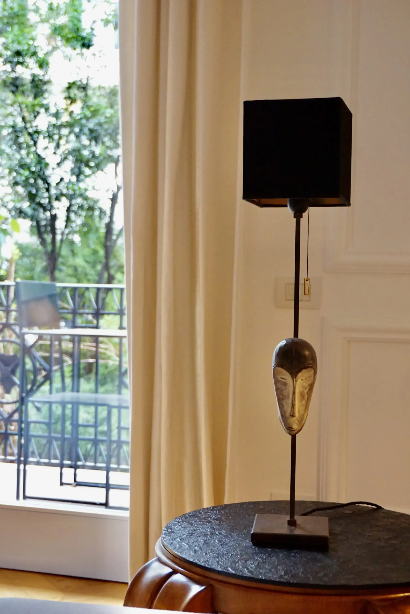 "Masterpieces of Light" pair of cubist table lamps with Fang Ngil masks, 1910 — photo 17