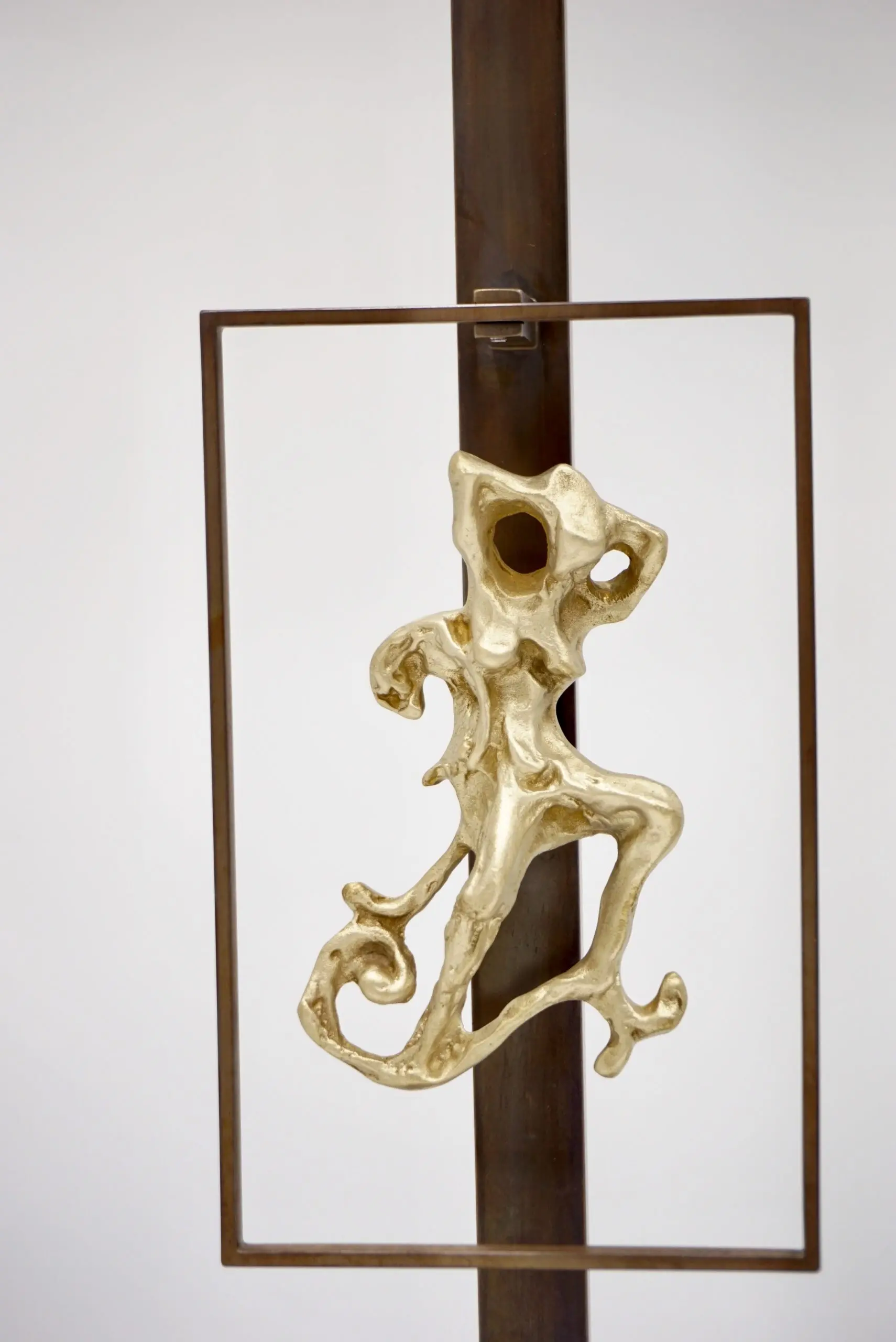 Pair of LUCIO FONTANA sculptures bronze female figures table lamps, 1950-2021 — image 3