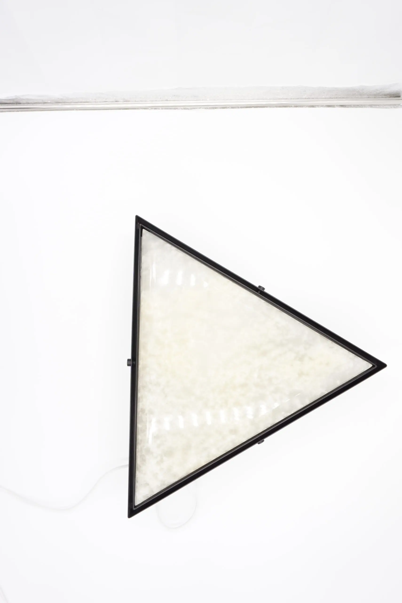 large onyx triangular " Archimede" wall lamp, 2021 — photo 7