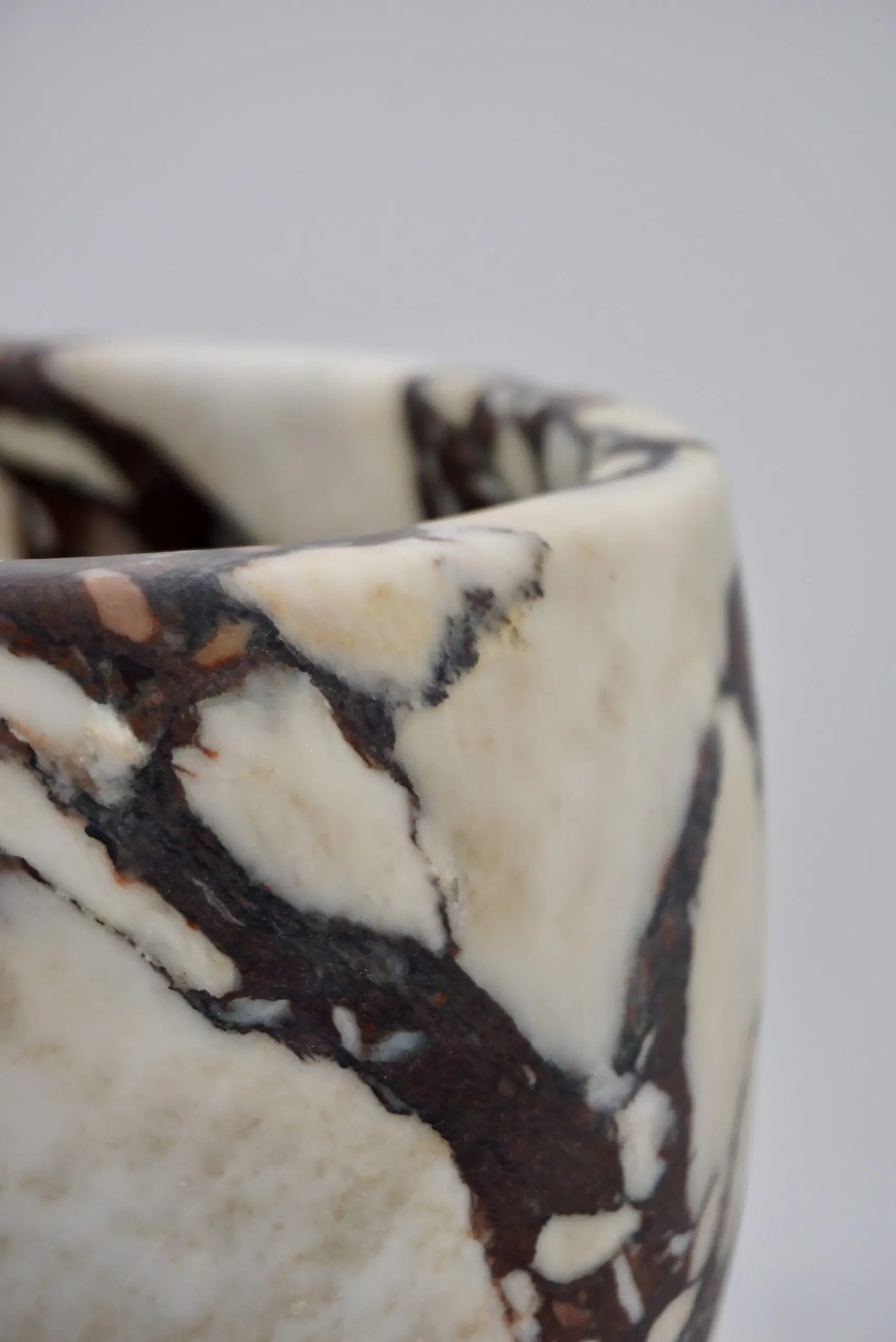 sculptural breccia medicea marble "Pandora" vase by Lorenzo Ciompi, 2021 — photo 18