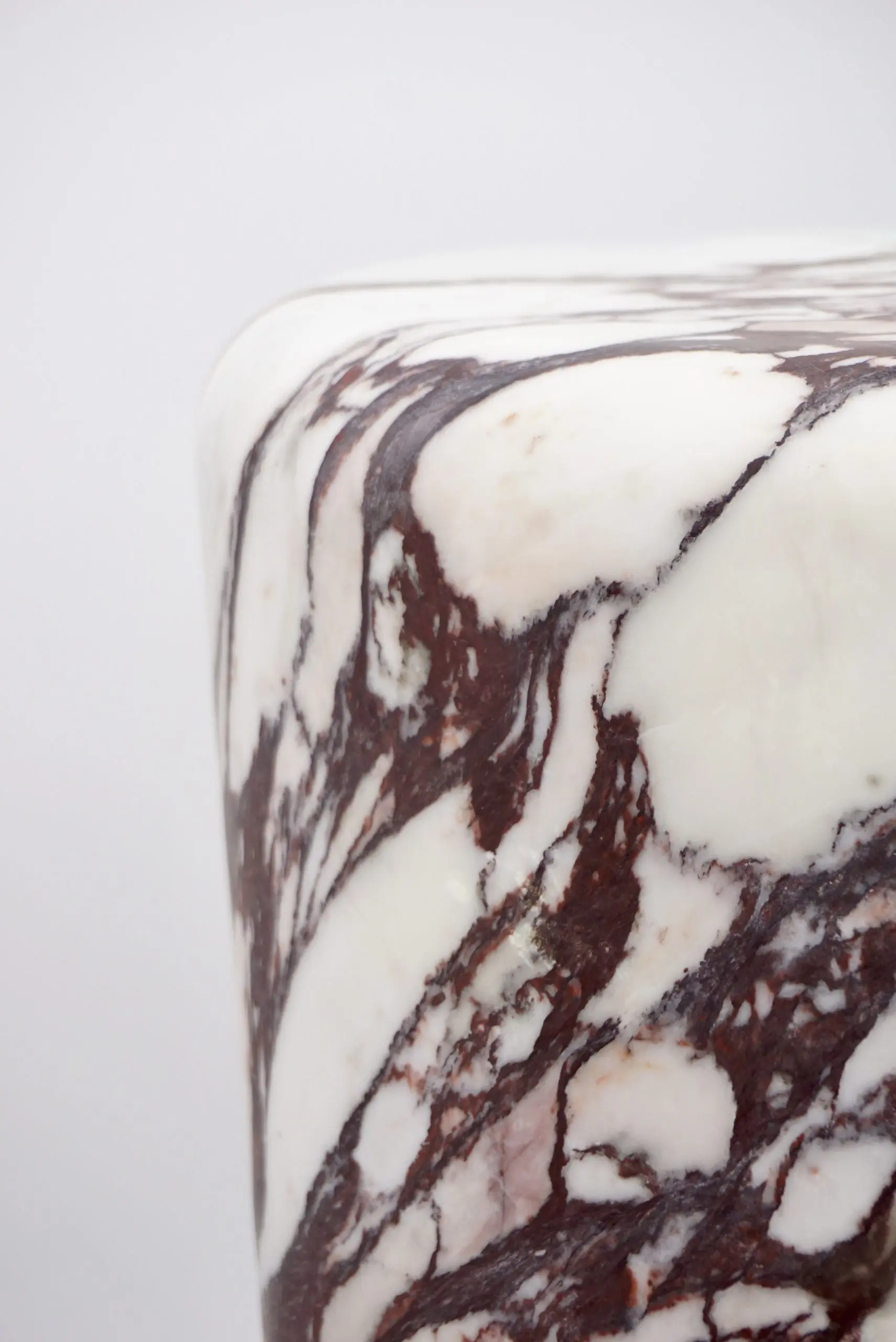 Sculptural breccia medicea marble stool "Throne of Dioniso" by Lorenzo Ciompi — photo 9
