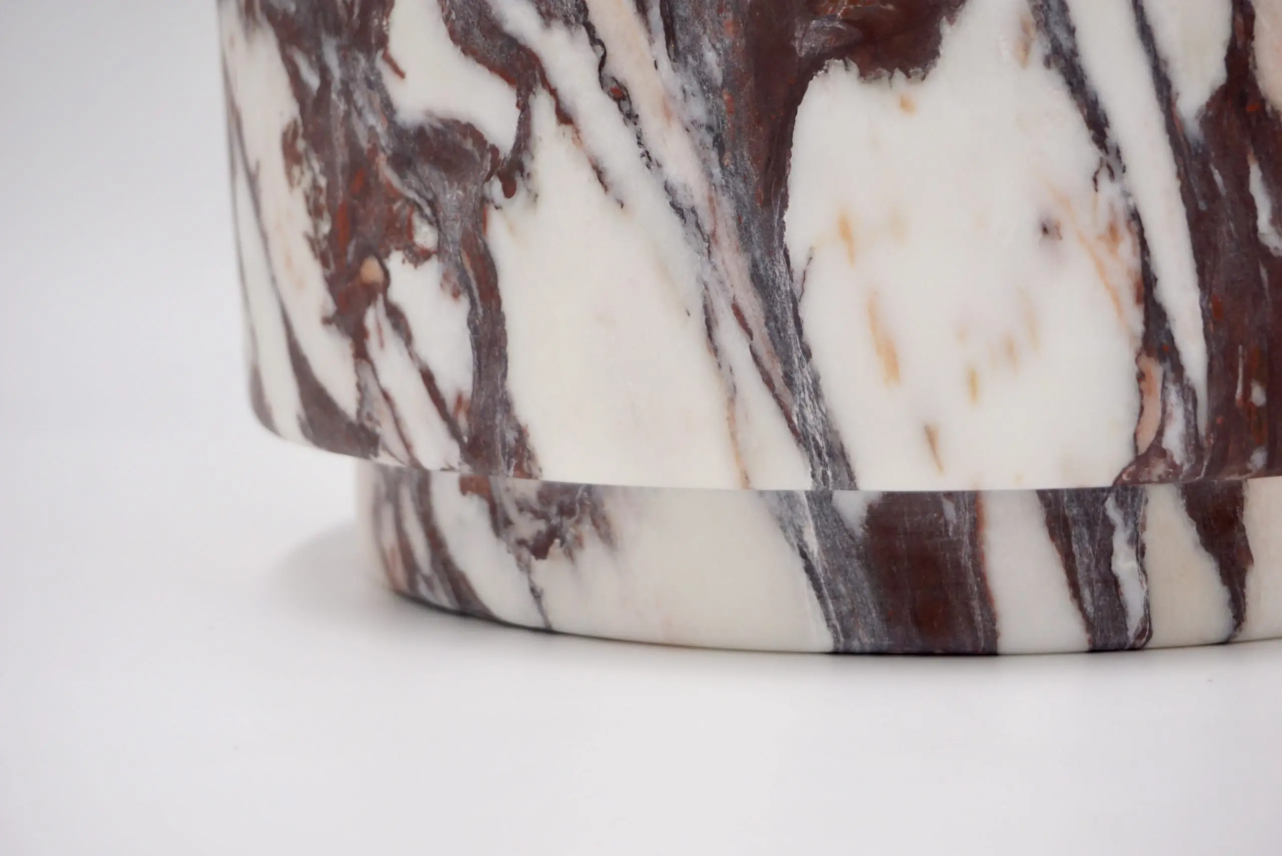 Sculptural breccia medicea marble stool "Throne of Dioniso" by Lorenzo Ciompi — image 3
