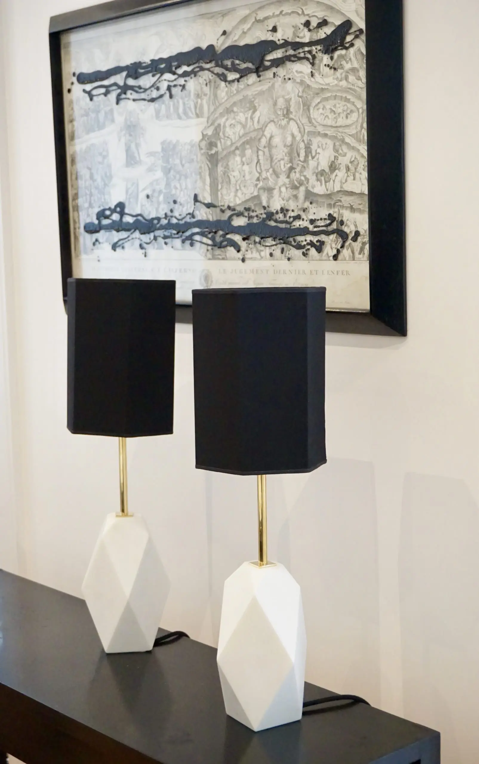 White Carrara marble pair of sculptural table lamps "PRISMA" by Lorenzo Ciompi,2021 — photo 5
