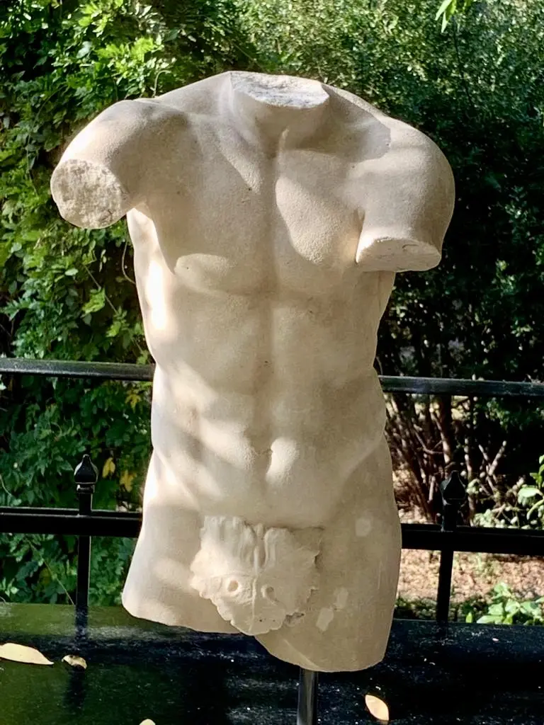 Antique Apoxyomenos male marble torso sculpture, white Carrara marble, XIX sec. — photo 24
