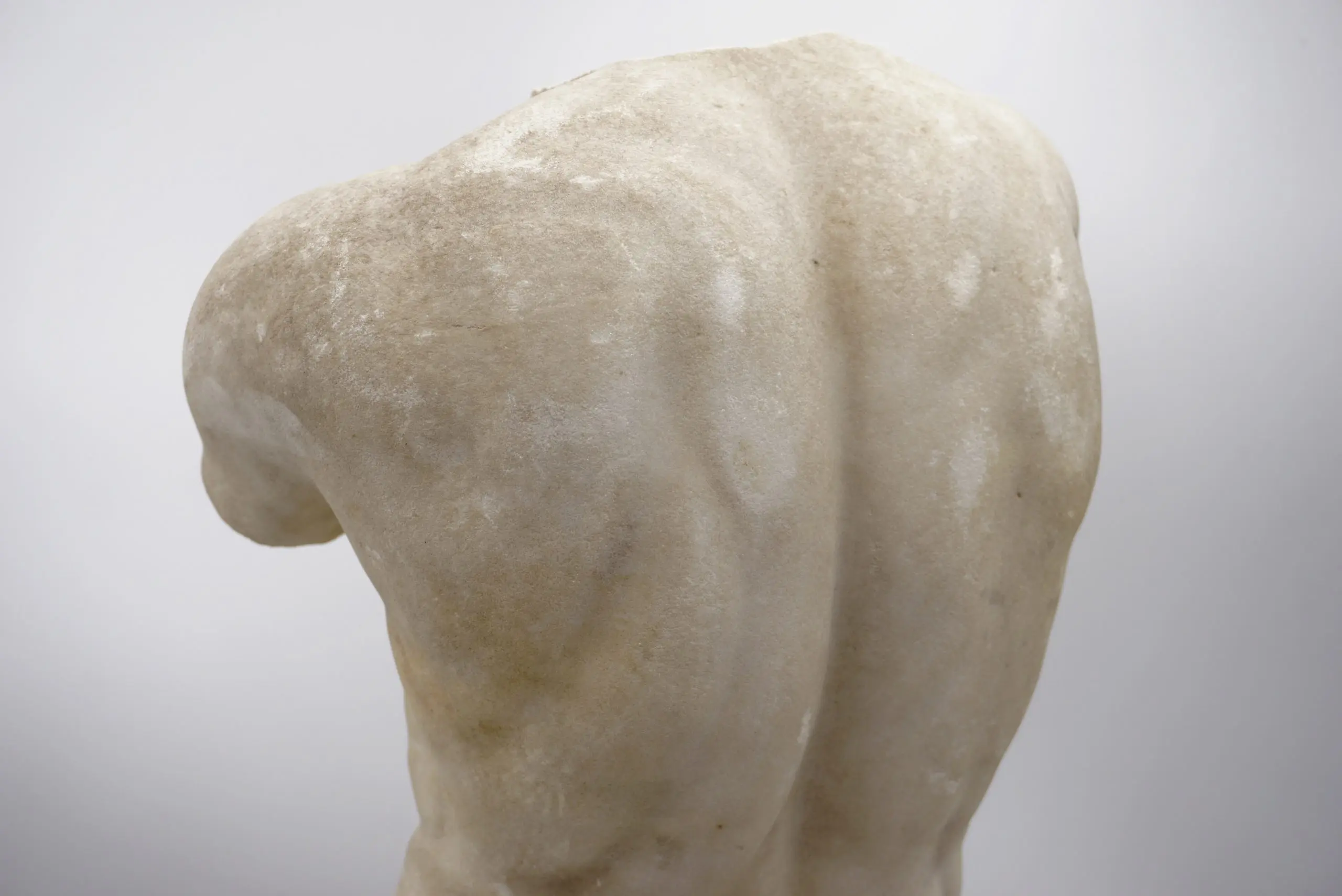Antique Apoxyomenos male marble torso sculpture, white Carrara marble, XIX sec. — photo 15