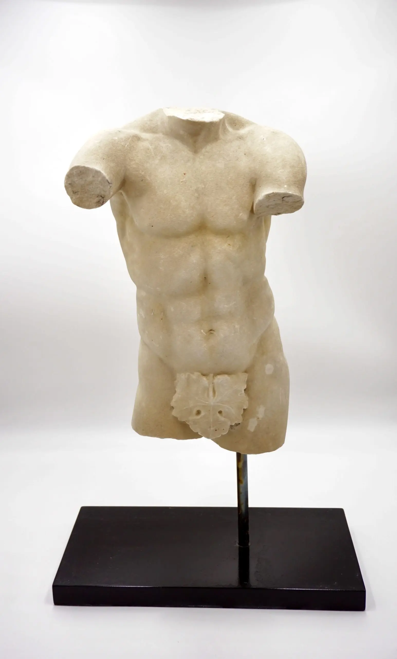Antique Apoxyomenos male marble torso sculpture, white Carrara marble, XIX sec. — image 2