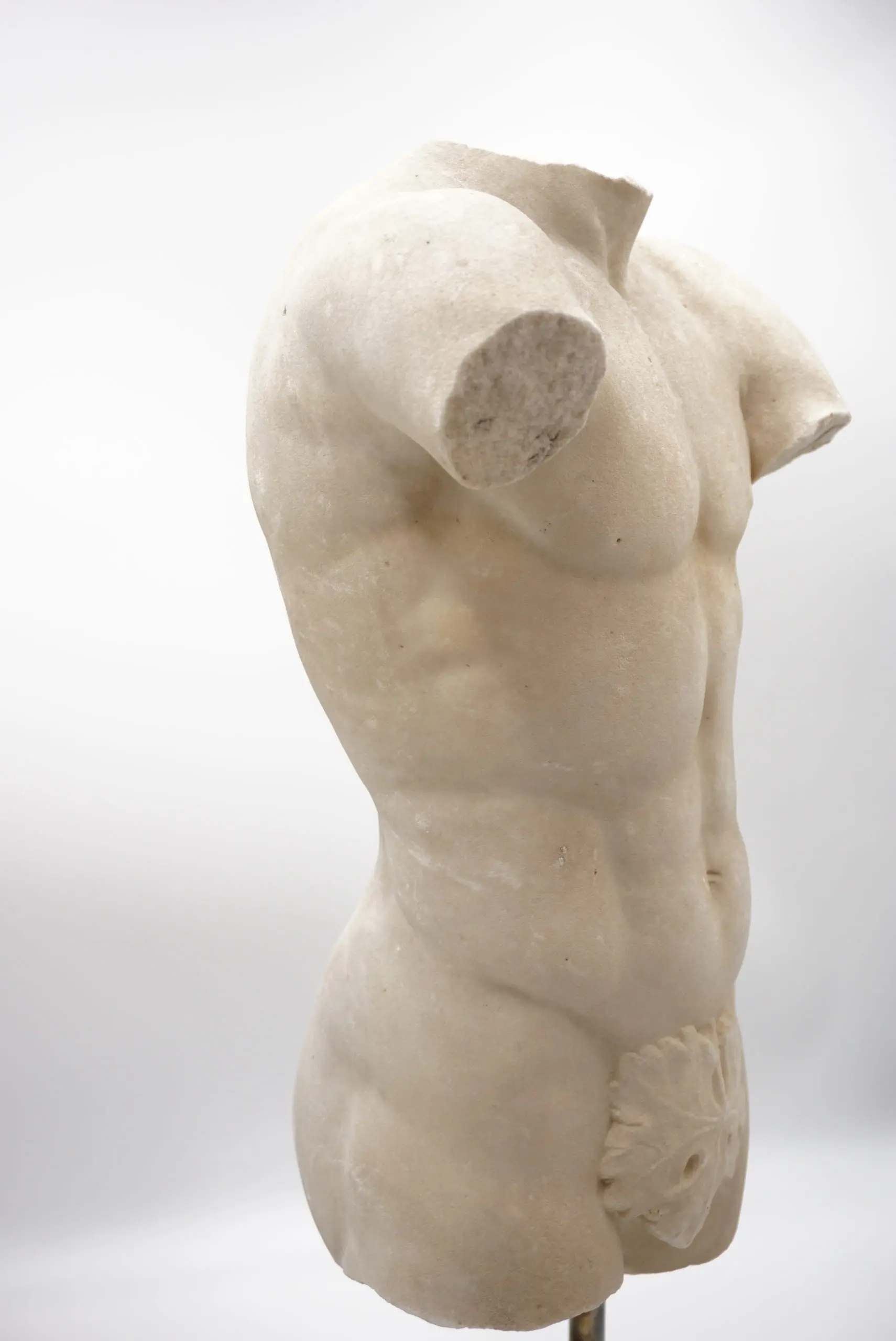 Antique Apoxyomenos male marble torso sculpture, white Carrara marble, XIX sec. — photo 10