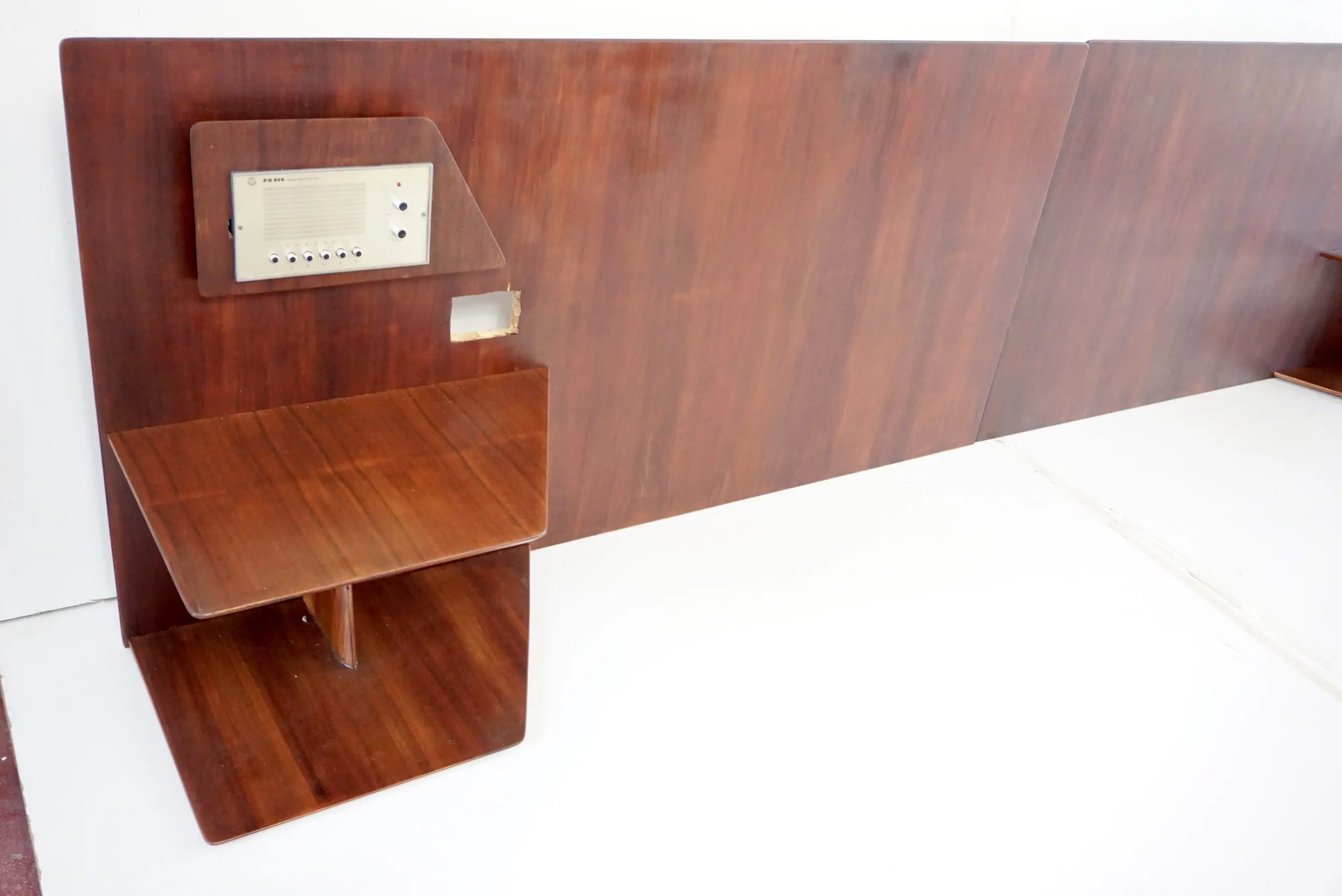 Gio Ponti, Pair of  walnut  Headboards from Hotel Royal Naples, 1955 — photo 6