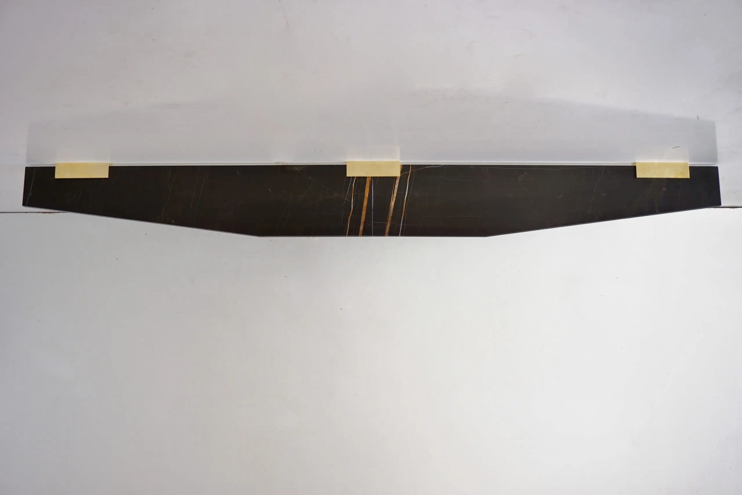 a large wall mounted marble, brass console "Icaro Wings" by Lorenzo Ciompi,2022 — image 3