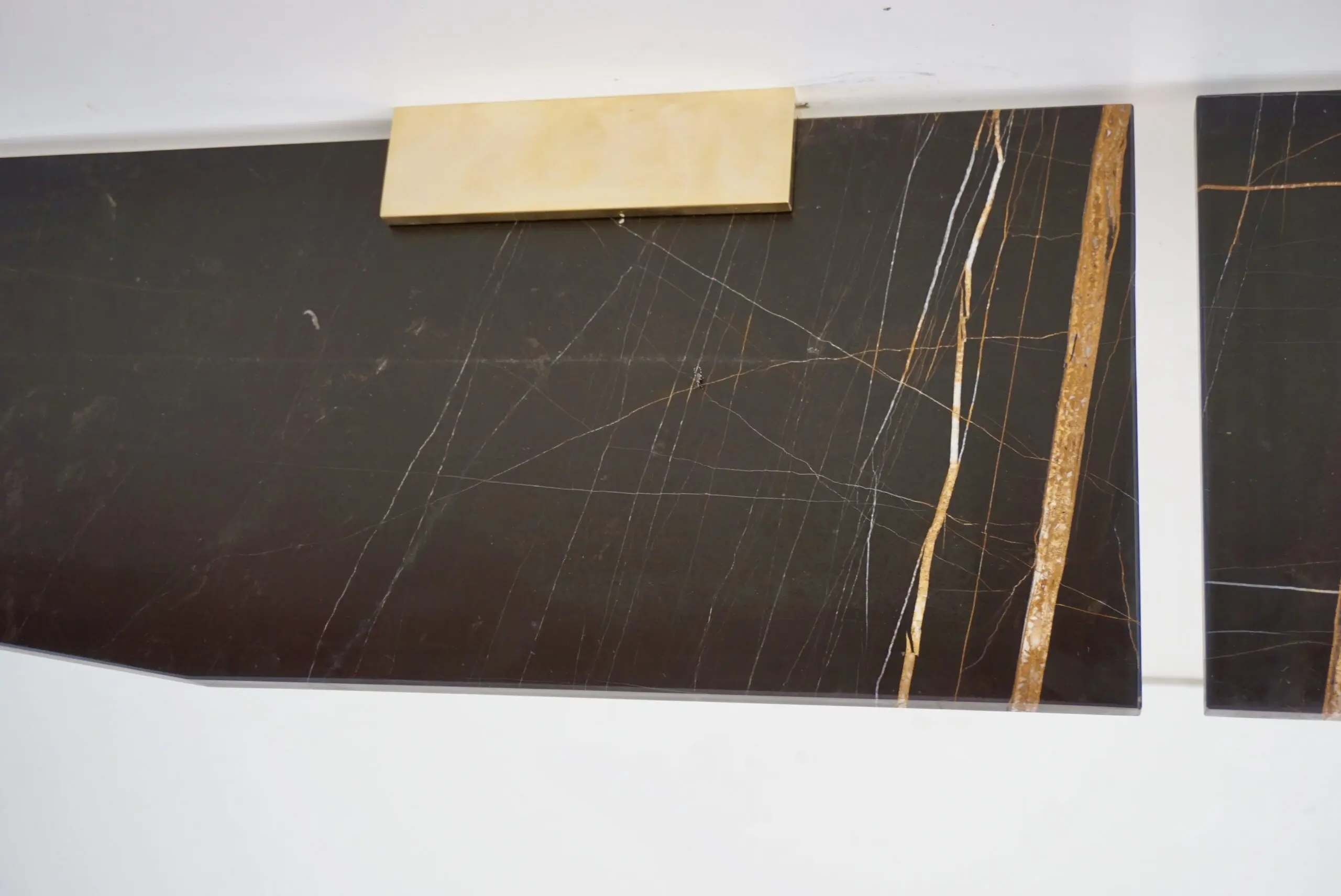 a large wall mounted marble, brass console "Icaro Wings" by Lorenzo Ciompi,2022 — photo 15