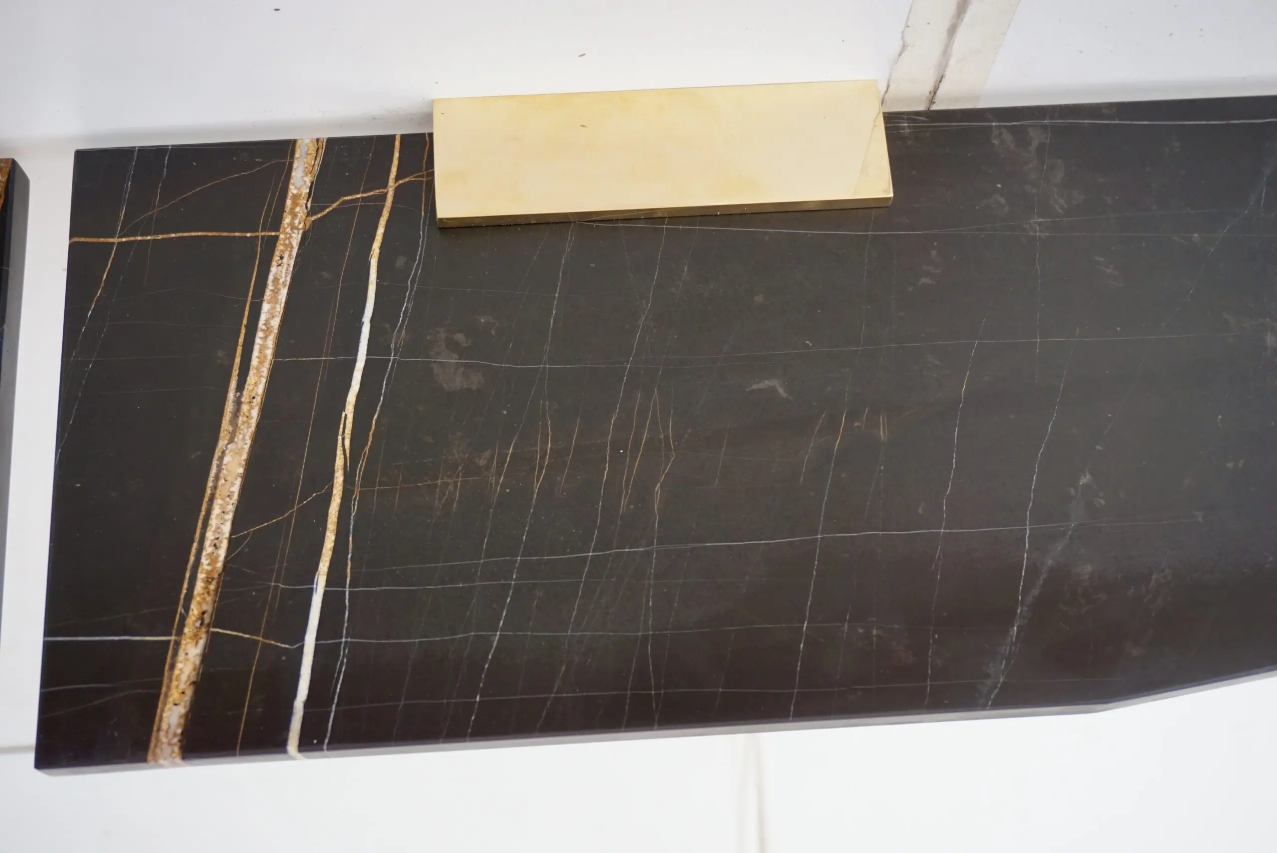 a large wall mounted marble, brass console "Icaro Wings" by Lorenzo Ciompi,2022 — photo 17