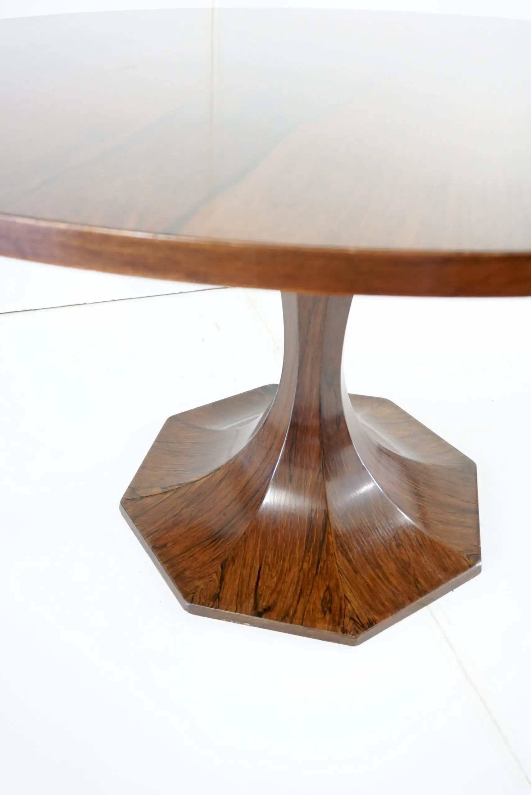 stunning  Carlo De Carli large wood veneer round pedestal dining table, 1960 — photo 8