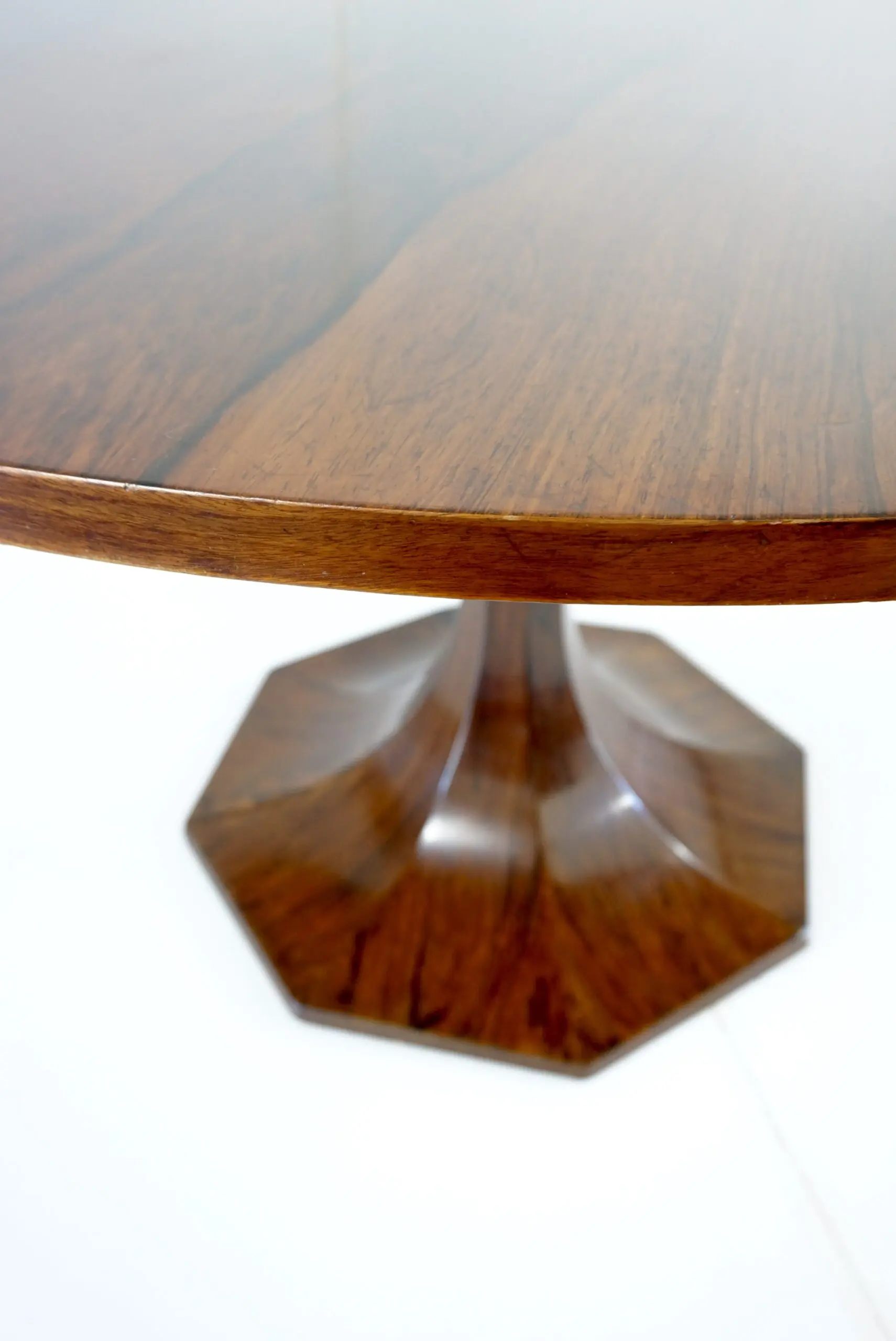 stunning  Carlo De Carli large wood veneer round pedestal dining table, 1960 — photo 6