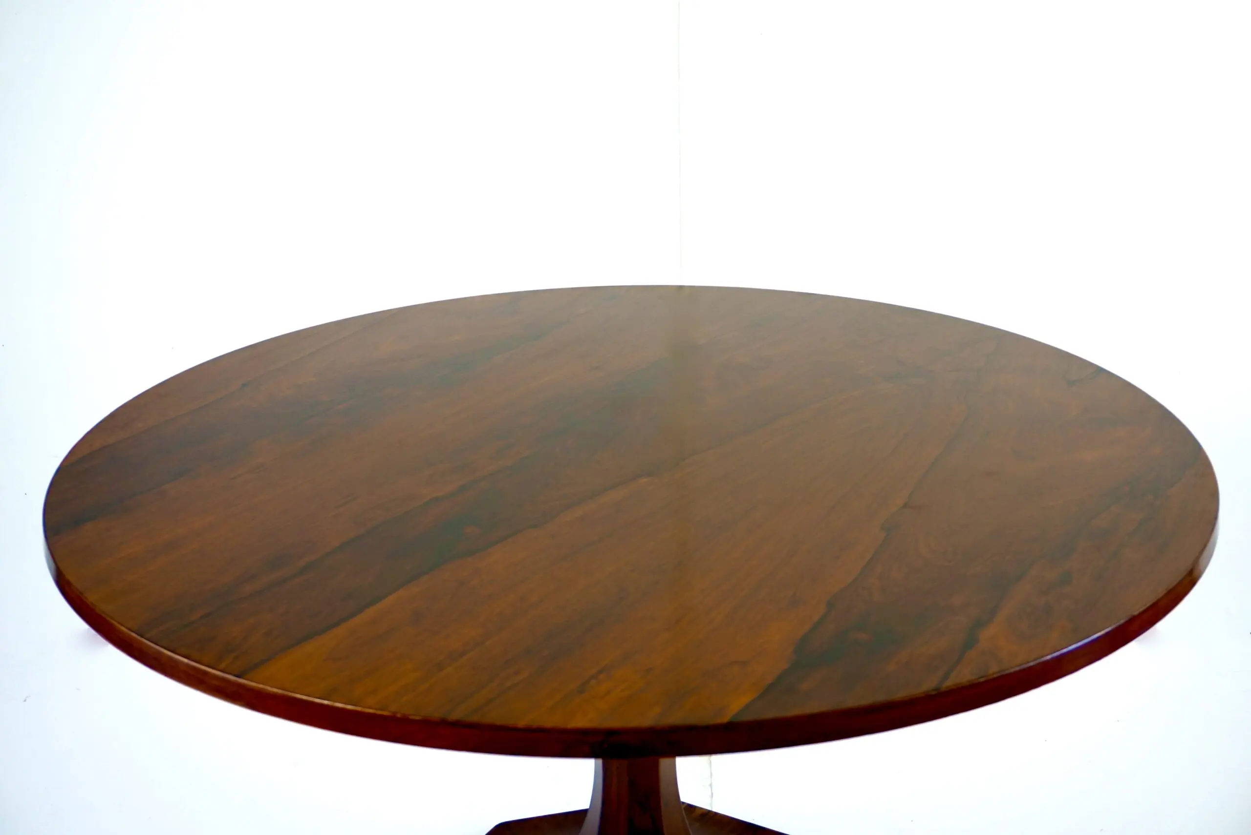 stunning Carlo De Carli large wood veneer round pedestal dining table, 1960 — image 3