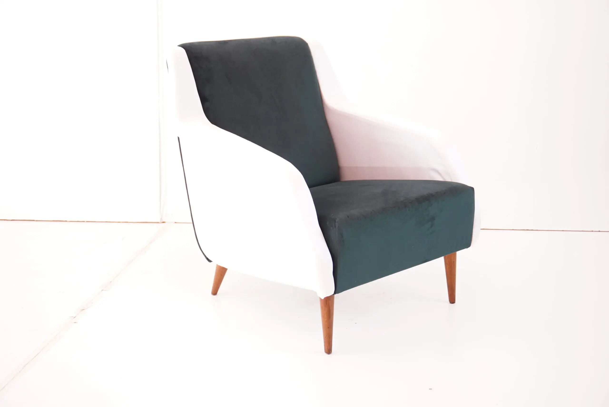 Carlo de Carli bicoloured armchair model  n. 802 by Cassina, 1954 — photo 5