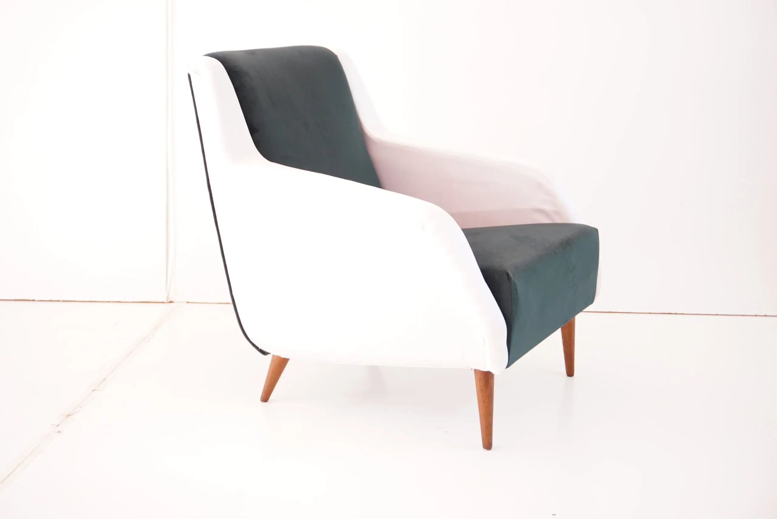 Carlo de Carli bicoloured armchair model n. 802 by Cassina, 1954 — image 3
