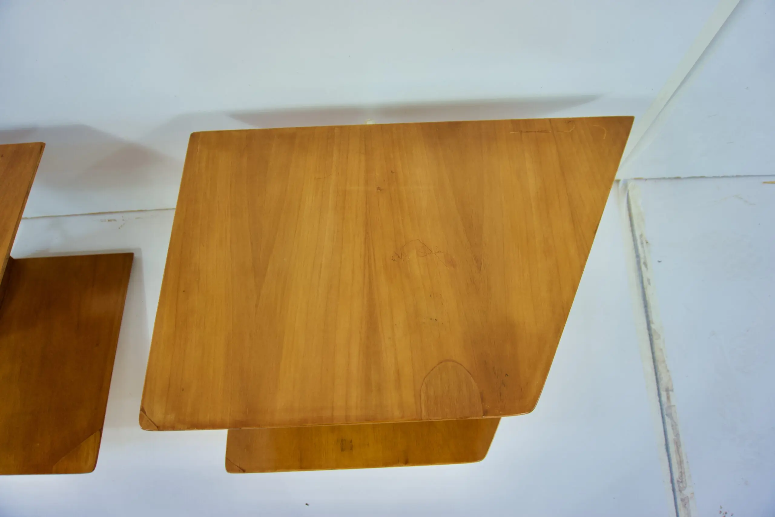 pair of GIO PONTI elm hanging nightstand tables, side tables Hotel Royal, 1955 — photo 8