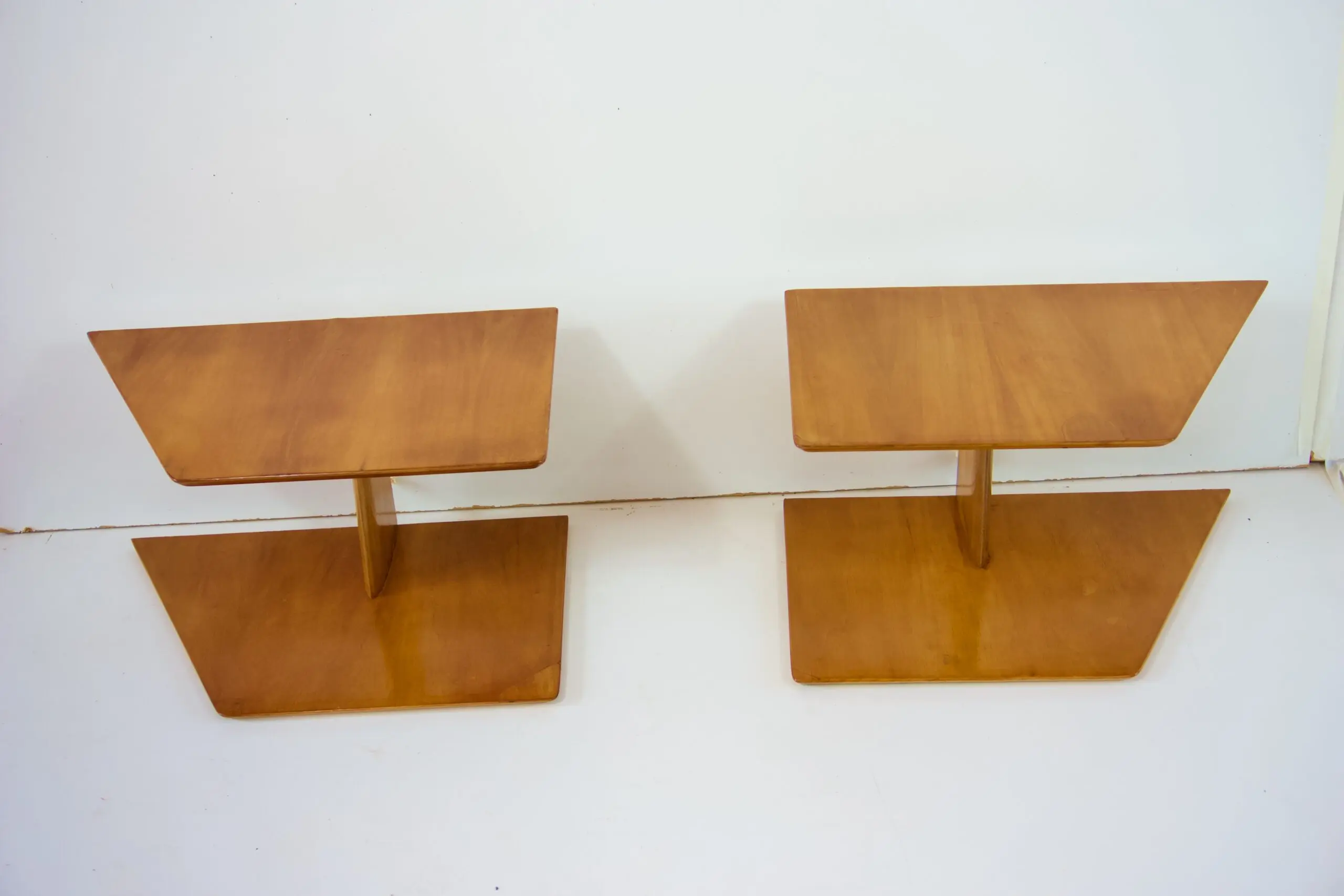 pair of GIO PONTI elm hanging nightstand tables, side tables Hotel Royal, 1955 — image 3