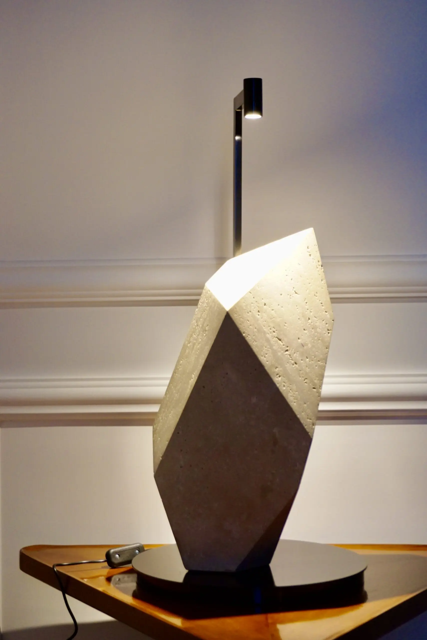 Lorenzo Ciompi "Roman Polyhedrum" Marble and Bronze Sculptural Table Lamp, 2023 — photo 10