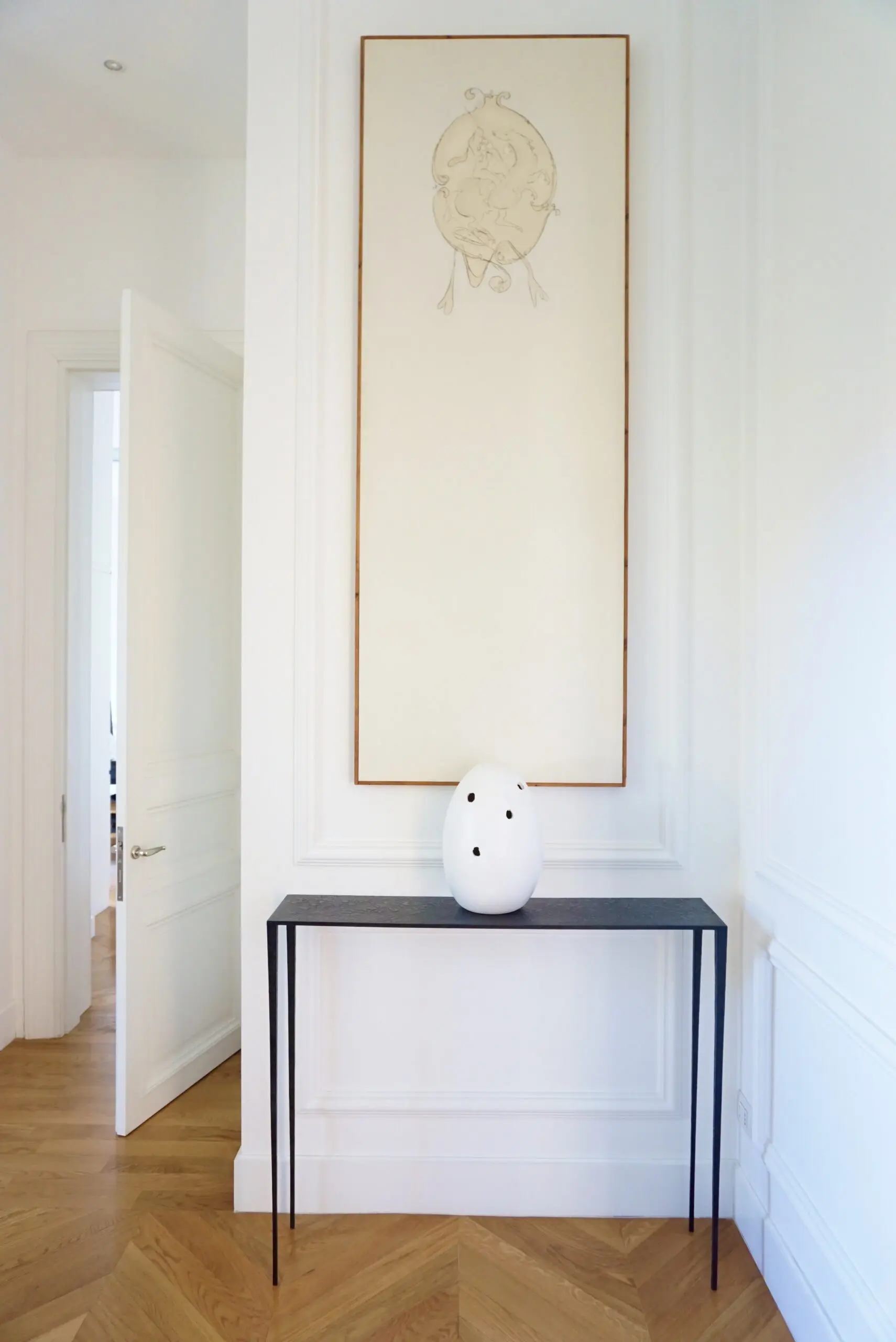 THE  ORIGIN OF GOD sculptural white ceramic table lamp, tribute to Lucio Fontana — photo 4