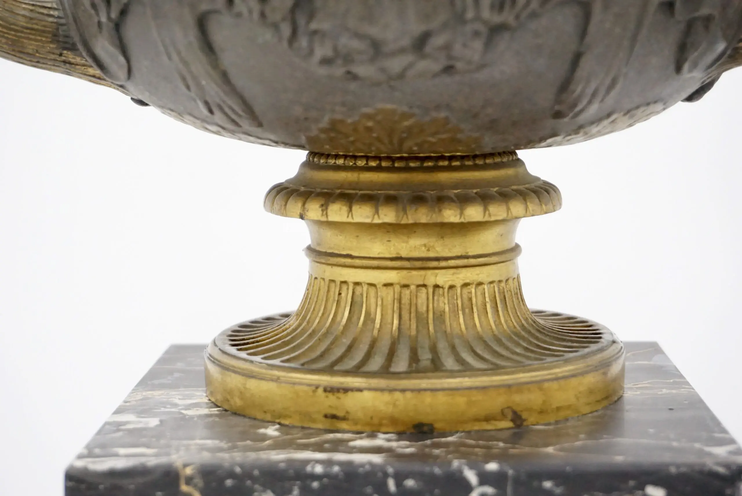 bronze and gilt Warwick vase lamp on portoro marble basis, by Barbadienne 1860 — photo 4