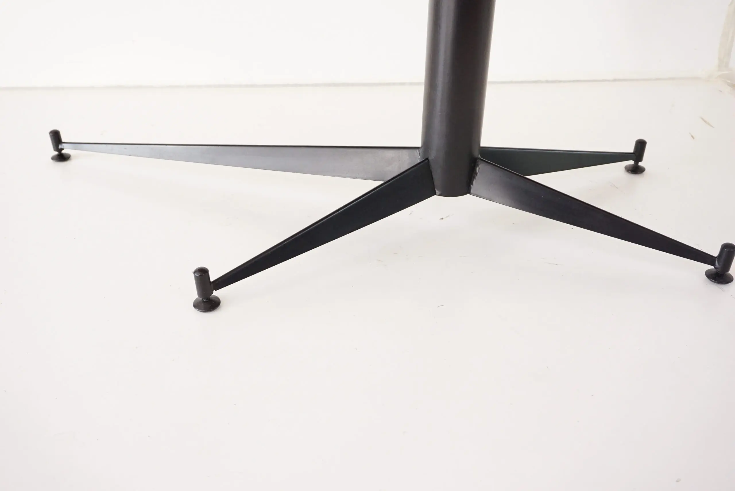 Gio Ponti irregular, asymmetrical black mirrored low coffee table, Rima 1955 — photo 15