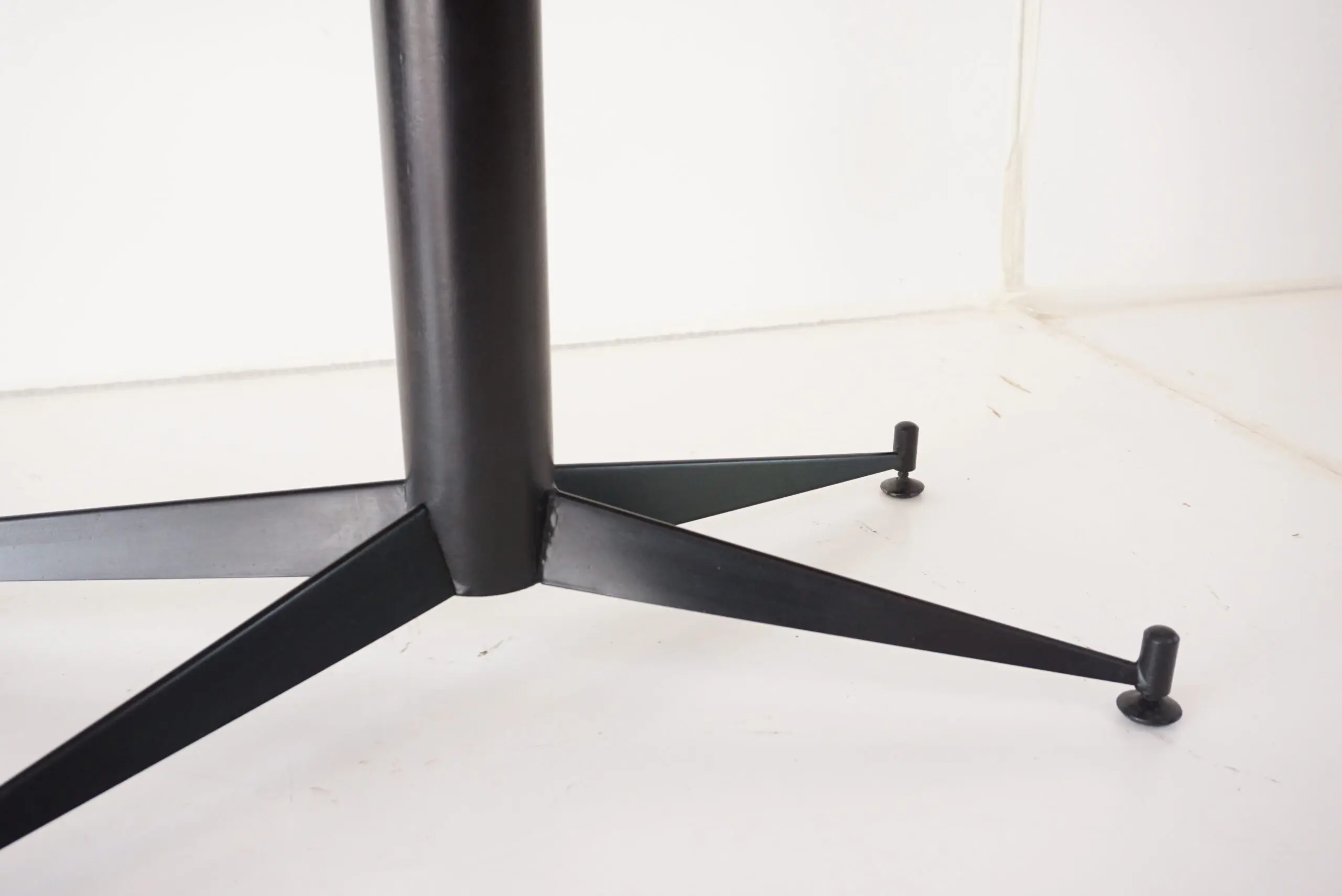 Gio Ponti irregular, asymmetrical black mirrored low coffee table, Rima 1955 — photo 16