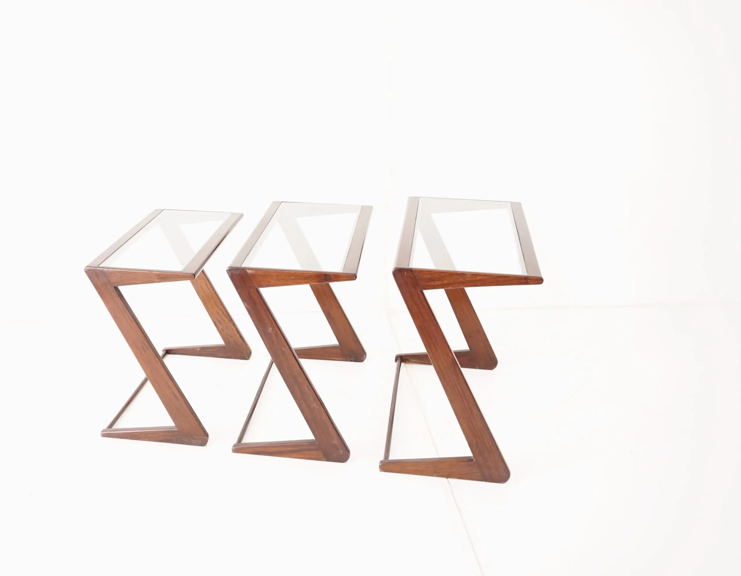 Giuseppe Scapinelli set of three nesting side tables, teak and glass, 1950 — image 2