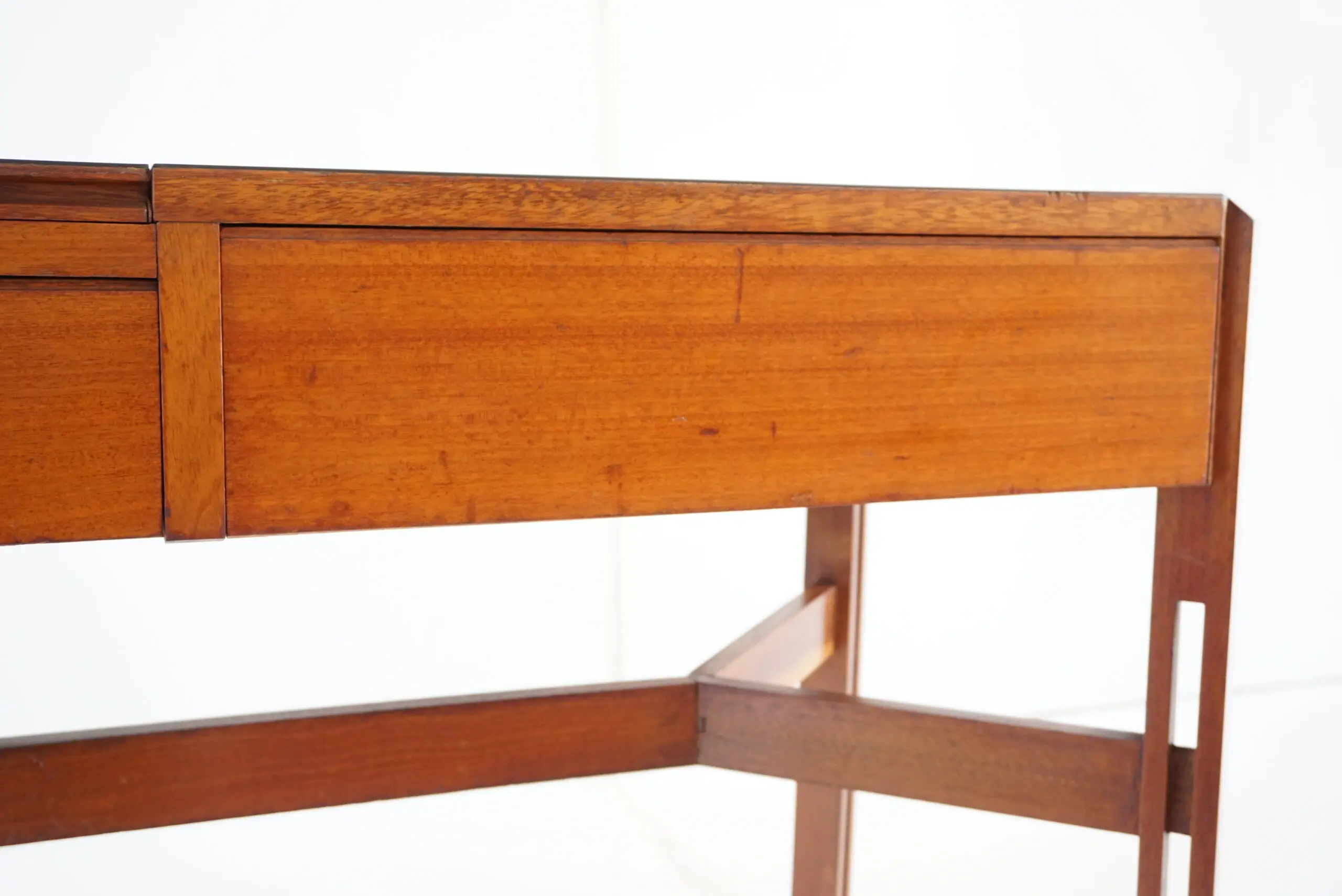 Ico Parisi  Wood and Laminate toilette desk with mirror, Hotel Lorena, 1960 — photo 12