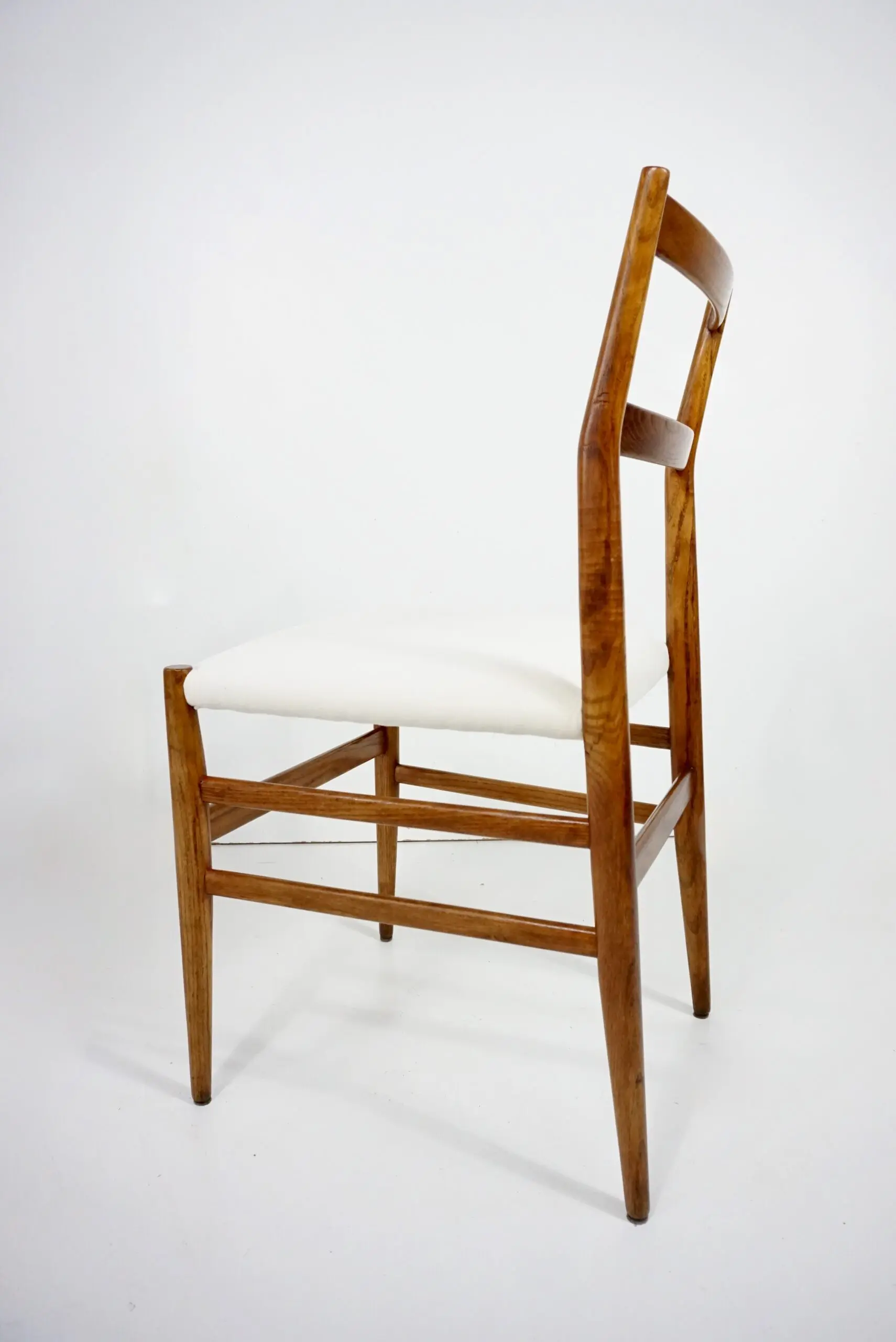 a rare Gio Ponti leggera chair, n.646 by Cassina, from Hotel Royal Naples, 1955 — photo 6