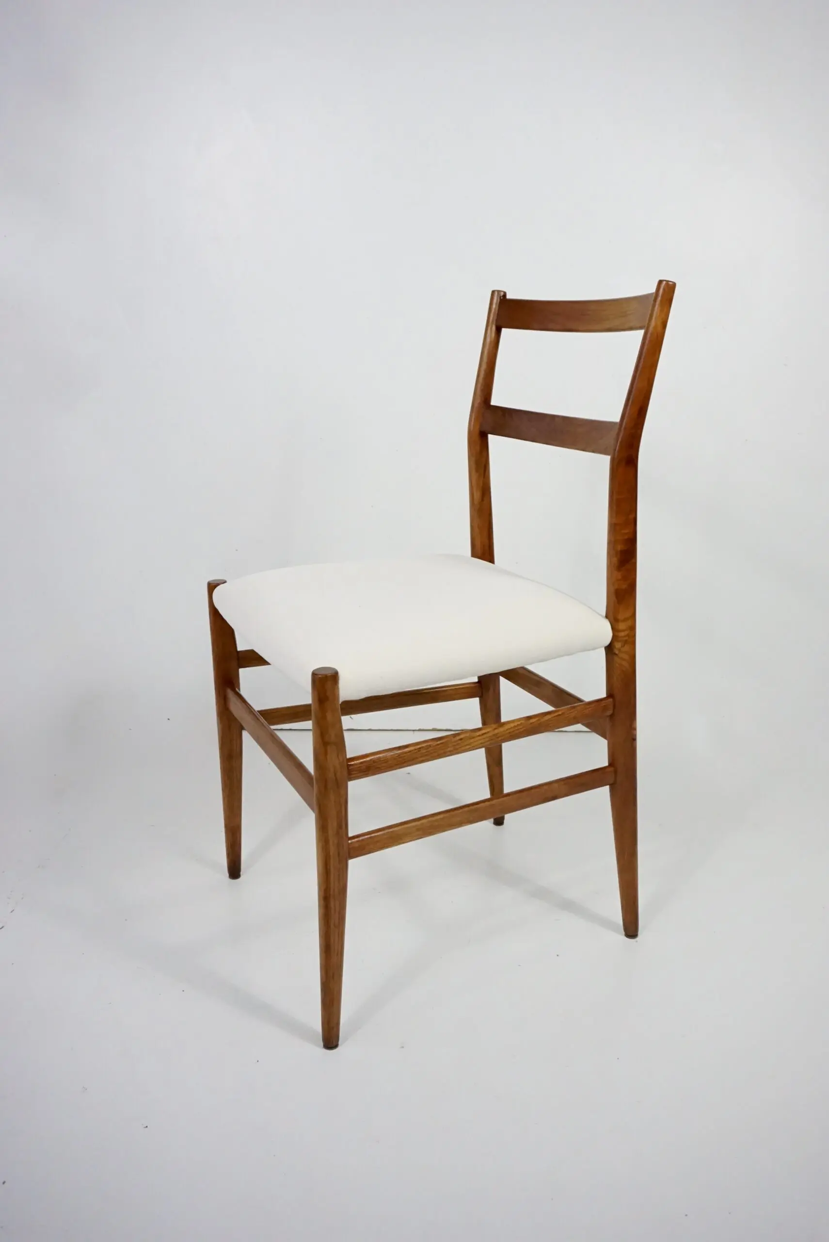 a rare Gio Ponti leggera chair, n.646 by Cassina, from Hotel Royal Naples, 1955 — image 3