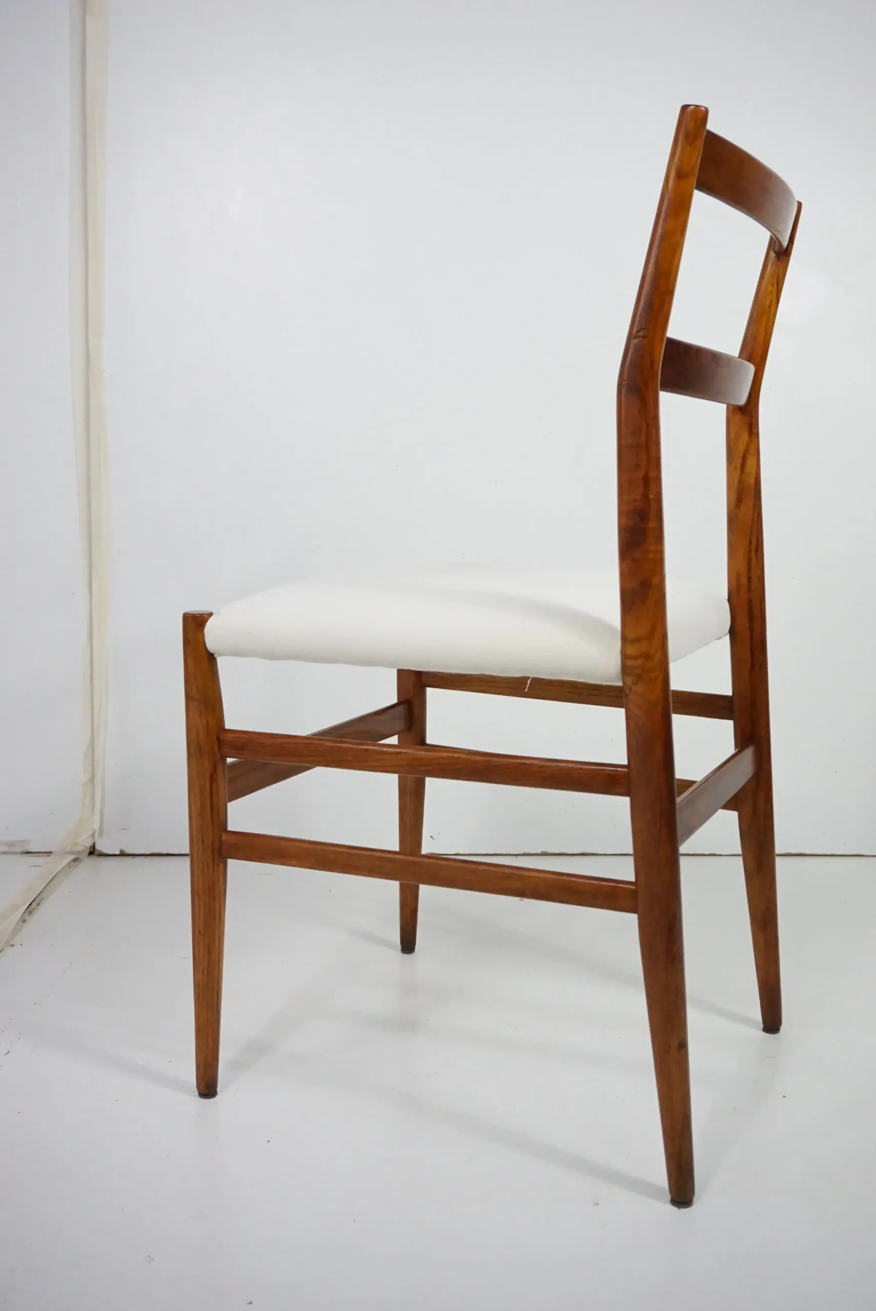 a rare Gio Ponti leggera chair, n.646 by Cassina, from Hotel Royal Naples, 1955 — photo 5