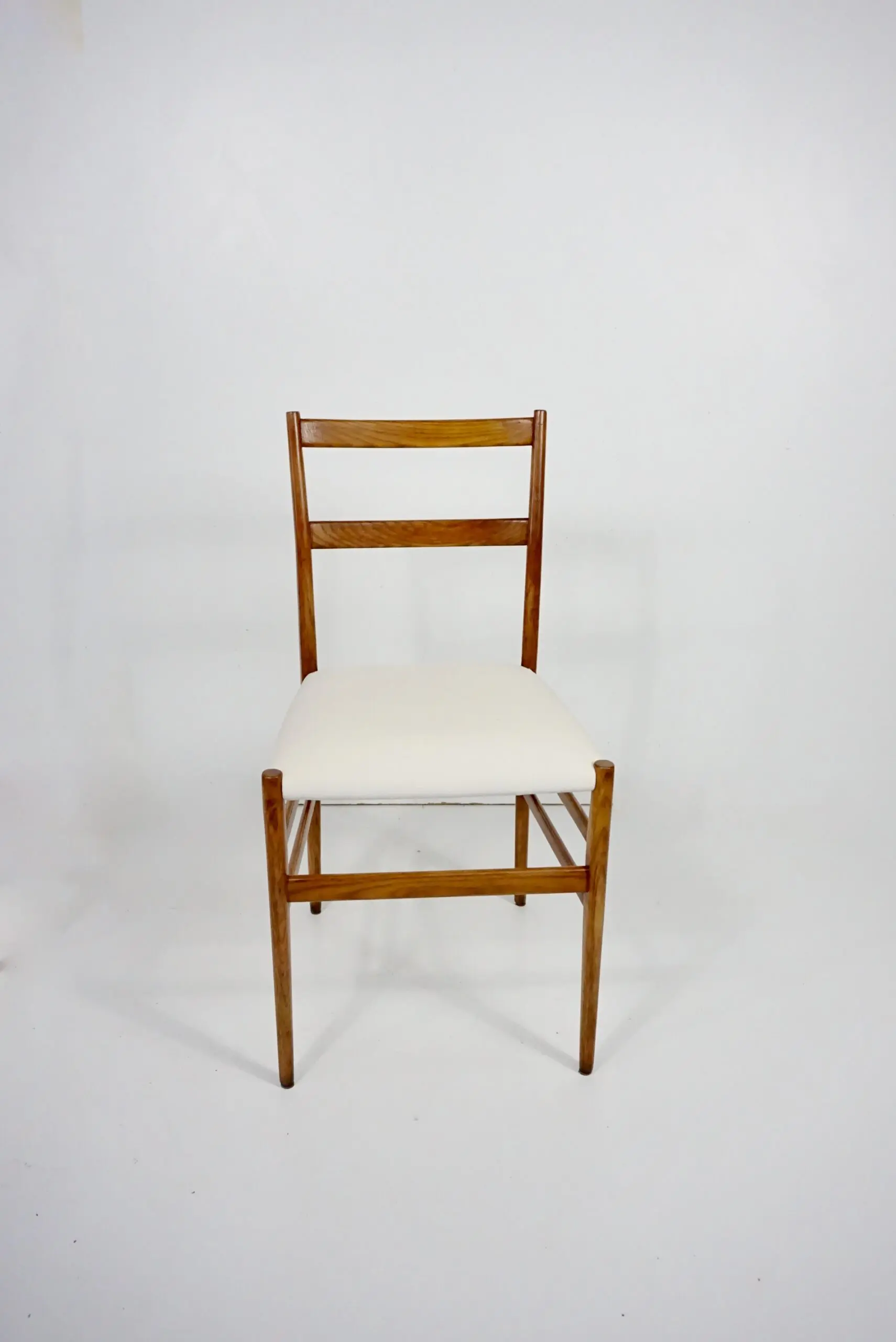 a rare Gio Ponti leggera chair, n.646 by Cassina, from Hotel Royal Naples, 1955 — image 2
