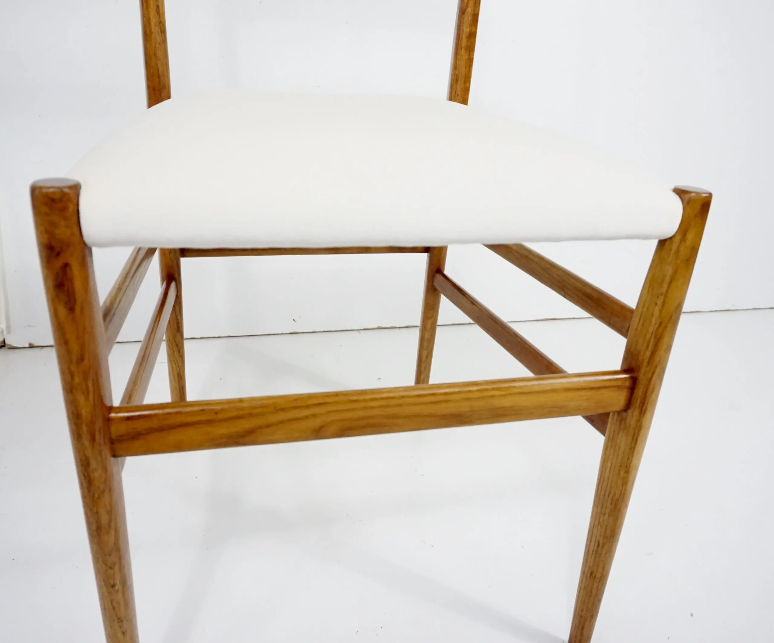 a rare Gio Ponti leggera chair, n.646 by Cassina, from Hotel Royal Naples, 1955 — photo 12
