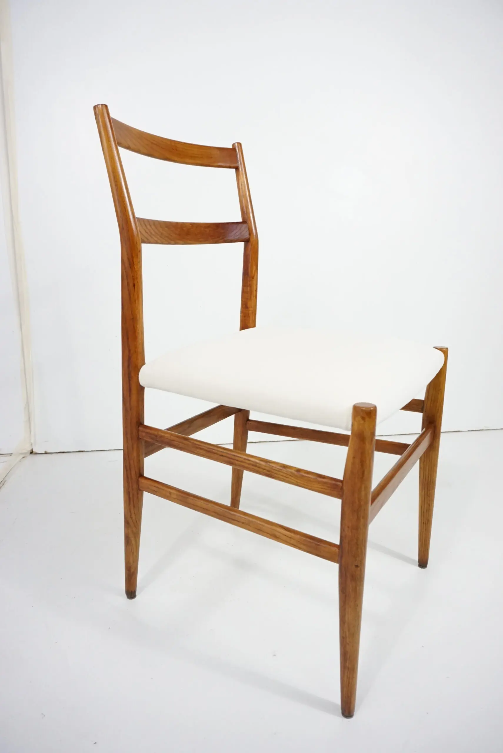 a rare Gio Ponti leggera chair, n.646 by Cassina, from Hotel Royal Naples, 1955 — photo 7
