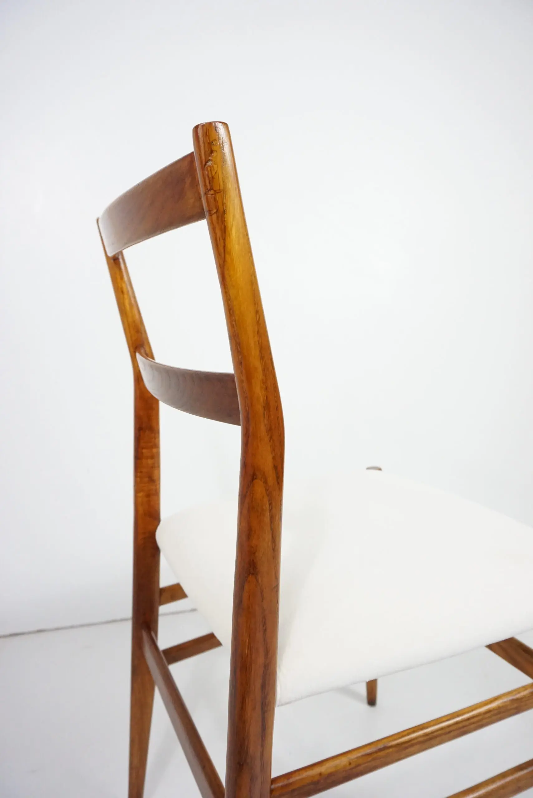 a rare Gio Ponti leggera chair, n.646 by Cassina, from Hotel Royal Naples, 1955 — photo 11