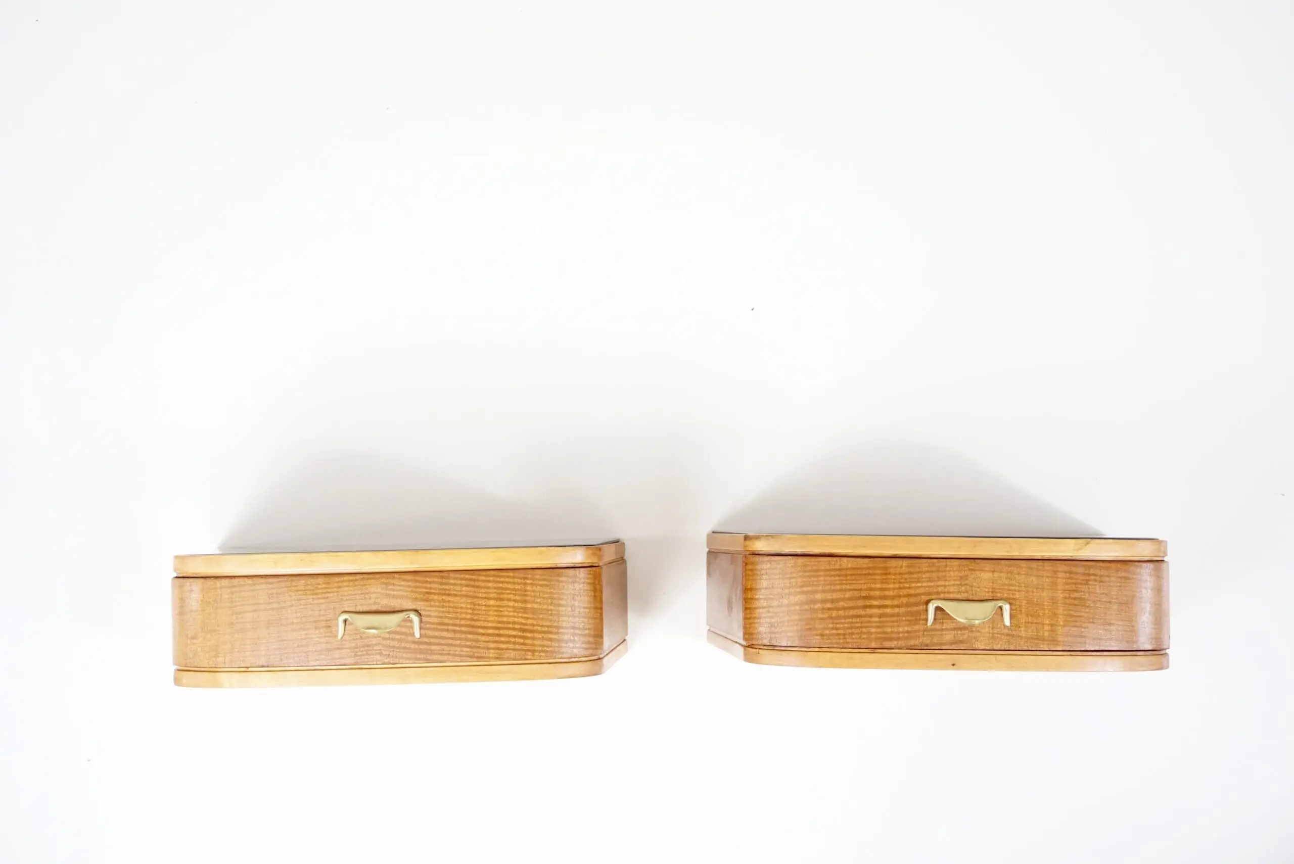 A pair of Osvaldo Borsani floating bedside tables, wall mounted, 1950 — image 3