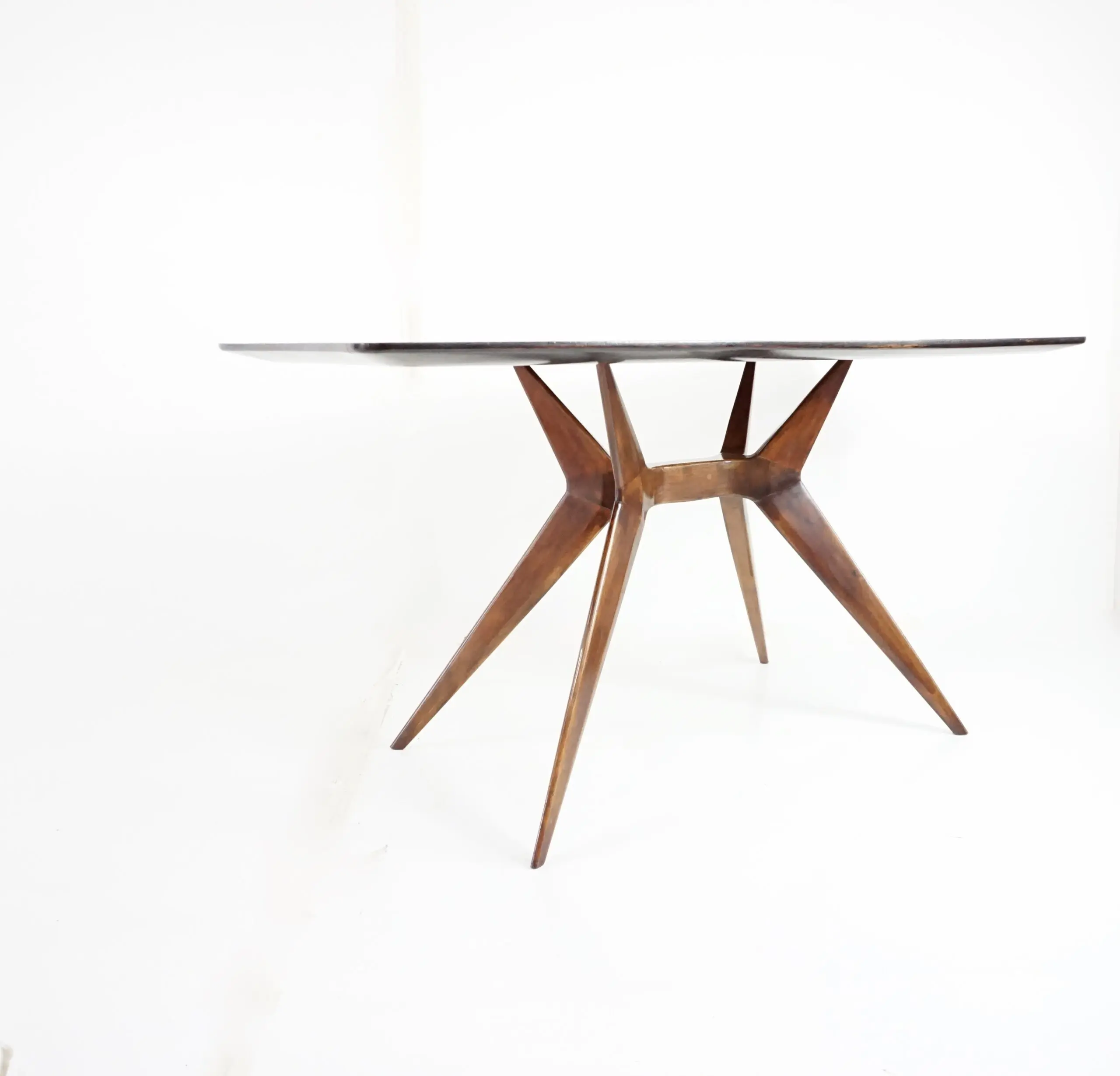fine Attr. Ico Parisi walnut dining or console table, 1950 — photo 4