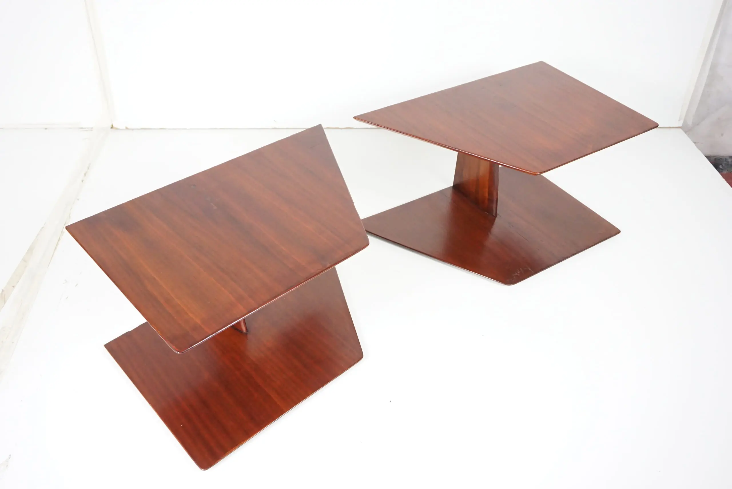 pair of GIO PONTI hanging nightstand tables, bedside tables Hotel Royal, 1955 — image 3