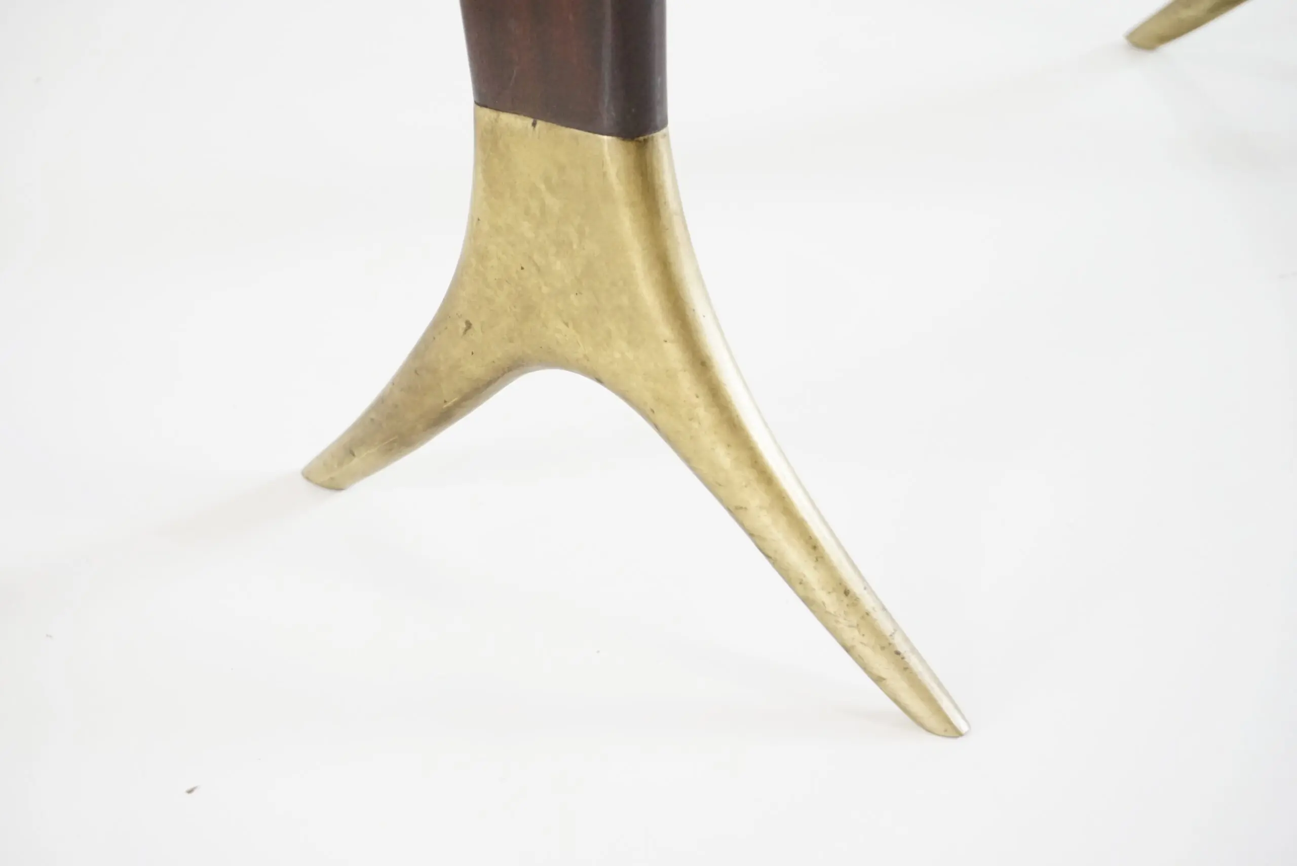 Fine Guglielmo Ulrich coffee table, verde alpi marble top, brass feet,  1940 — photo 13