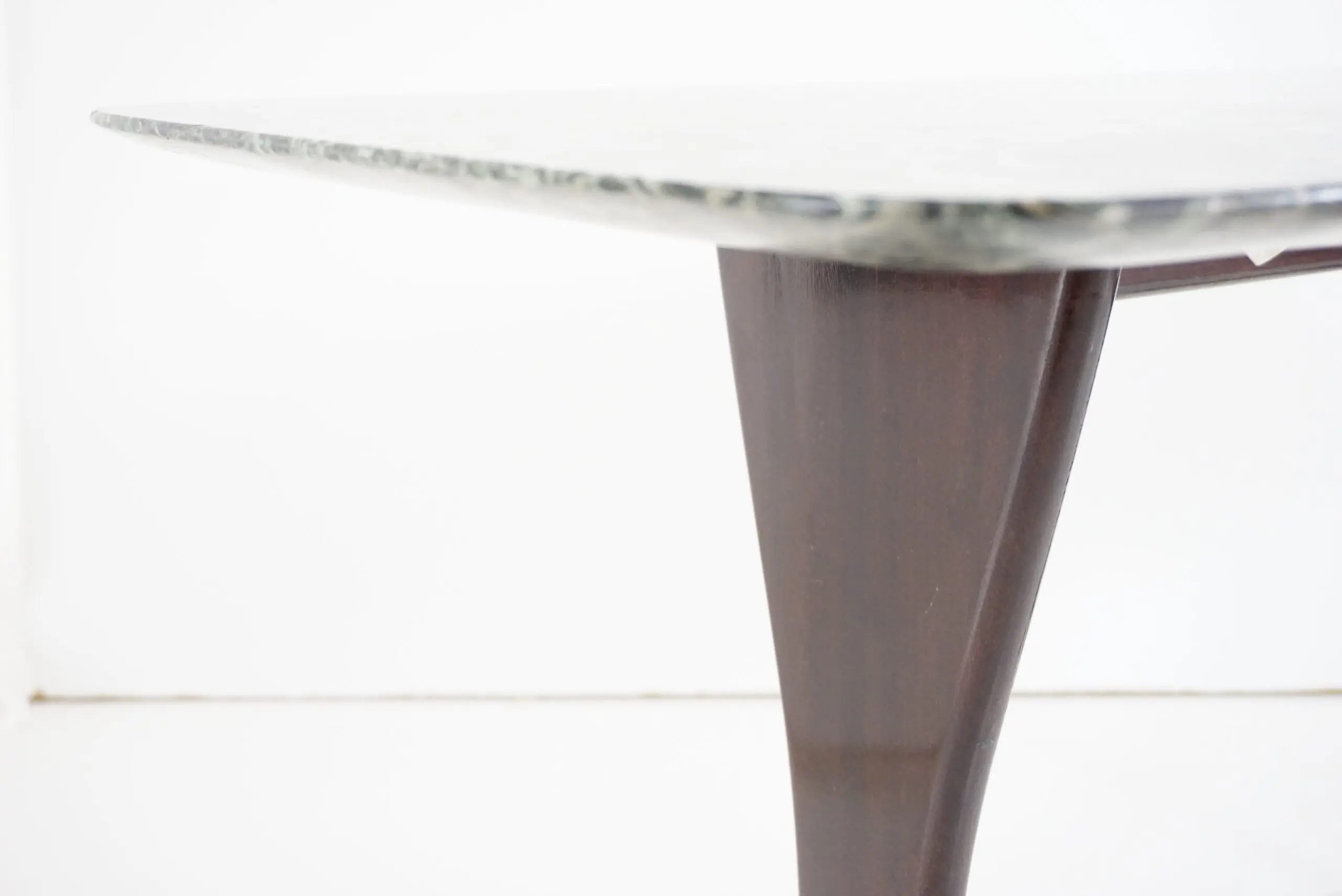 Fine Guglielmo Ulrich coffee table, verde alpi marble top, brass feet,  1940 — photo 16